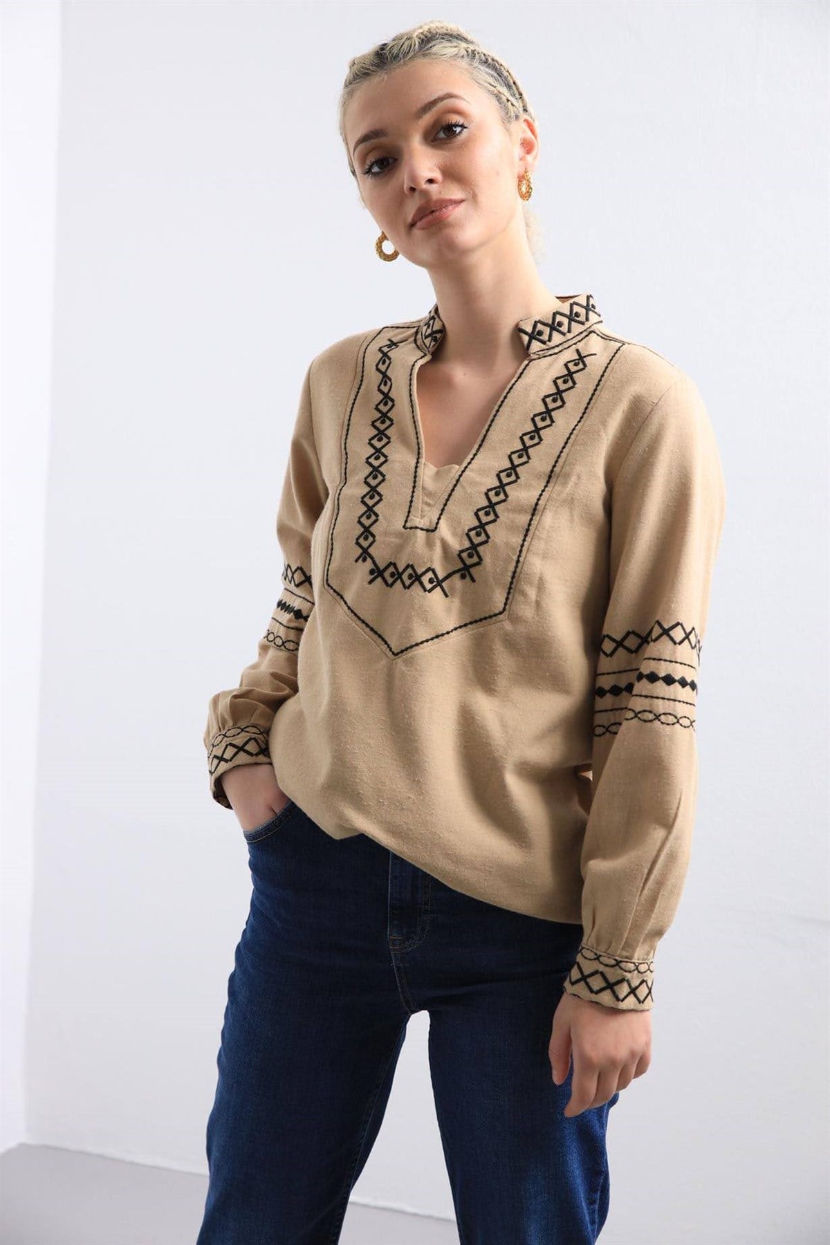 Vizon Hakim Yaka İşlemeli Bluz - Şaman Butik Vizon Hakim Yaka İşlemeli Bluz