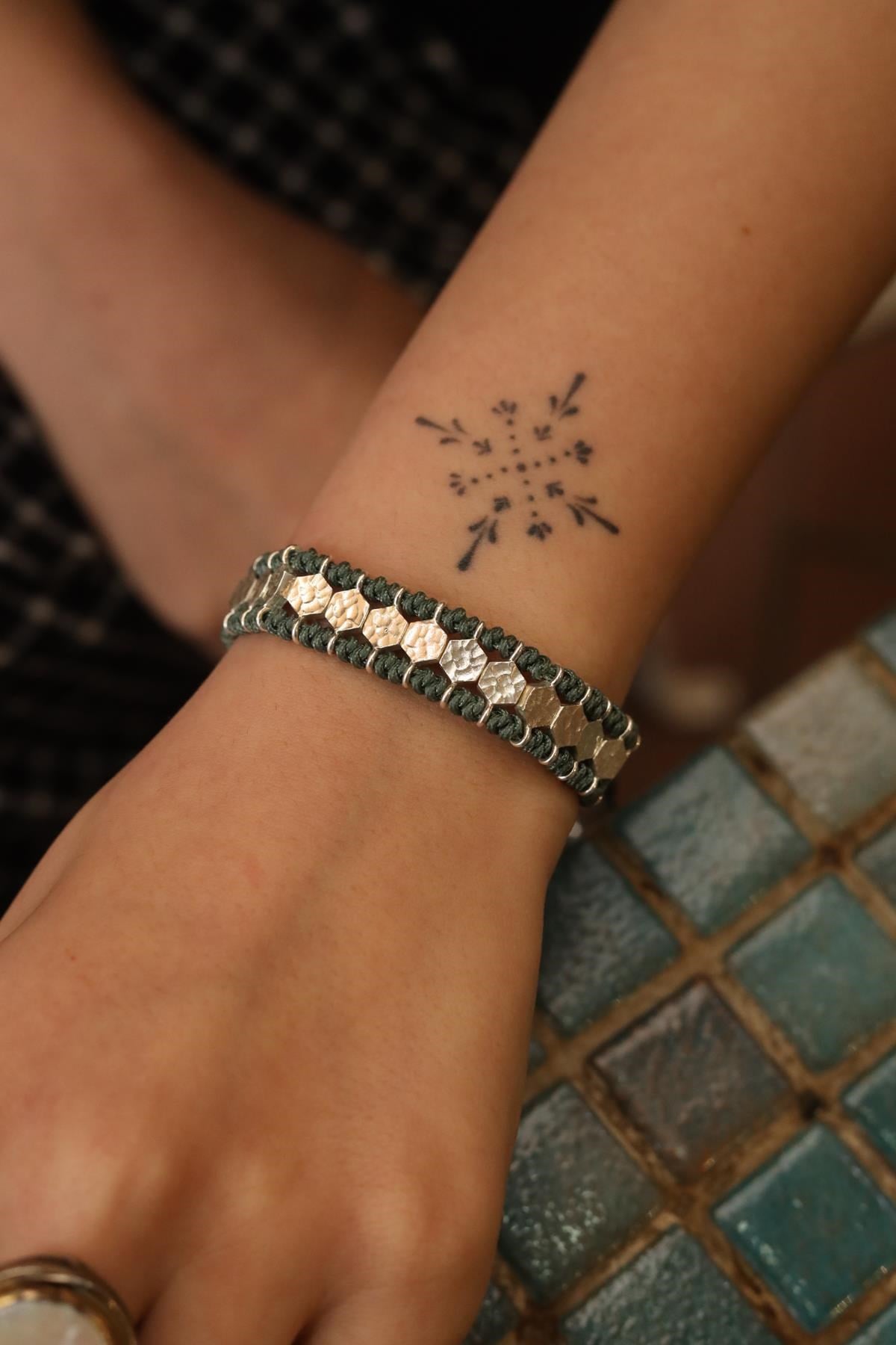 Turkuaz İp Detaylı Alloy Altıgen Bileklik