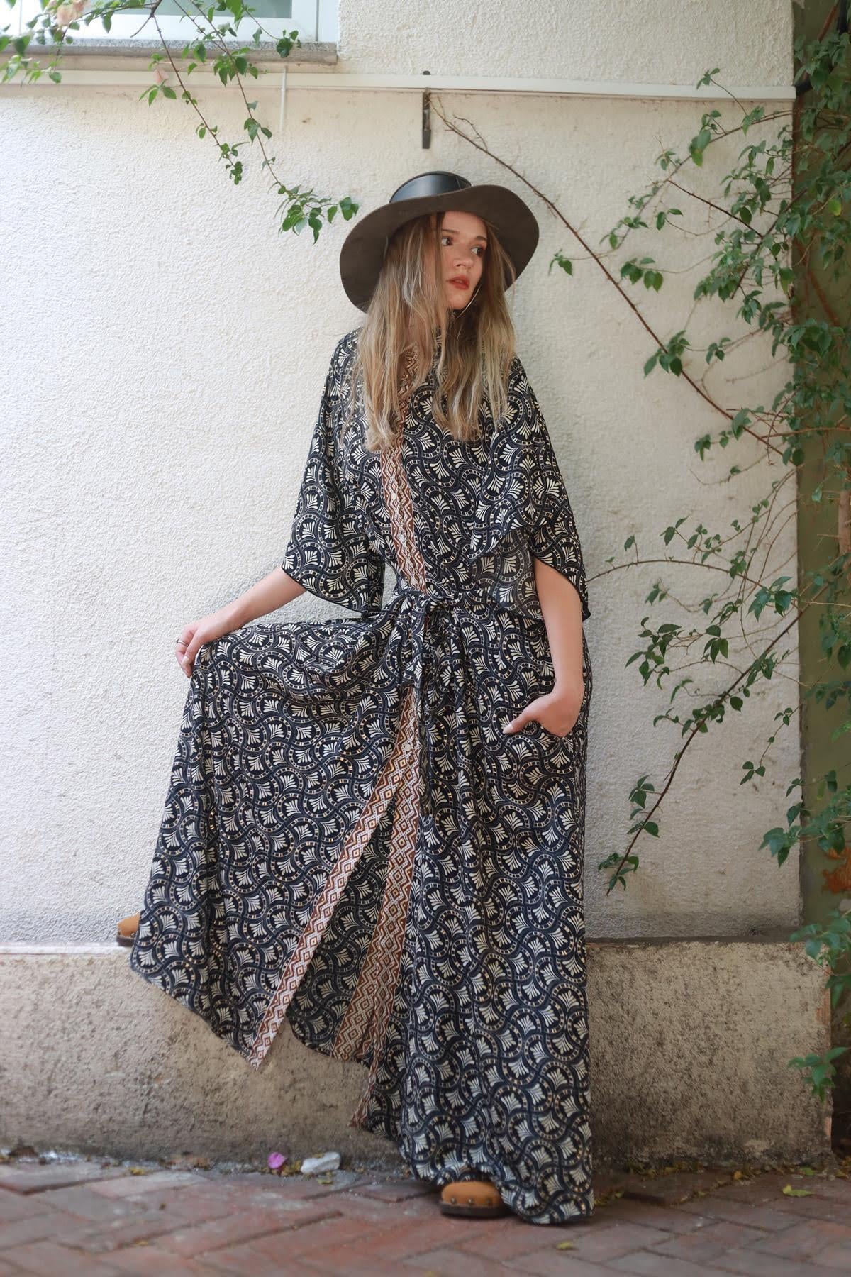 Siyah Beli Kuşaklı Uzun İpek Gömlek Elbise