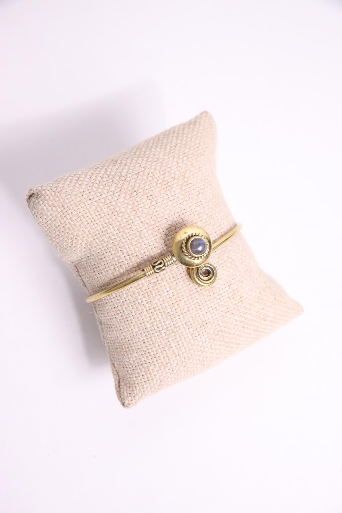 Doğal Taş Detaylı Bronz Bileklik