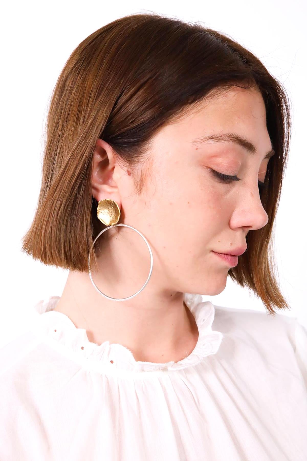 Gold Detay Gümüş Kaplama Küpe Gold Detay Gümüş Kaplama Küpe