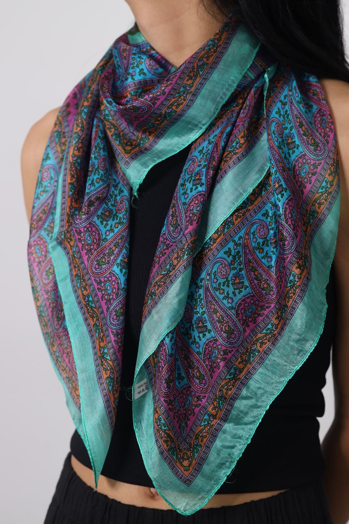 Mint Yeşili Desenli Kare İpek Şal