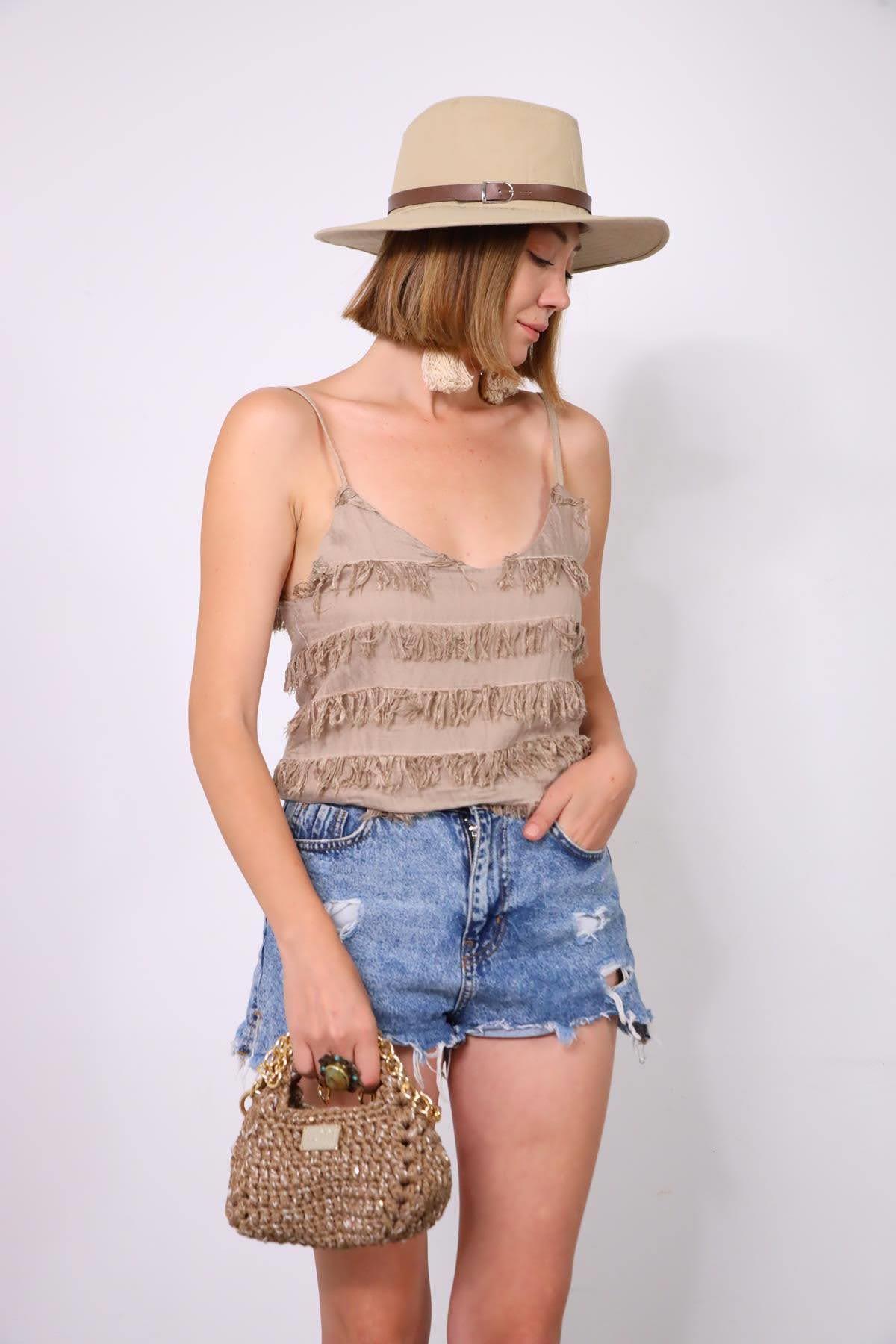 Vizon Rengi Askılı Püsküllü Bluz - Şaman Butik Vizon Rengi Askılı Püsküllü Bluz