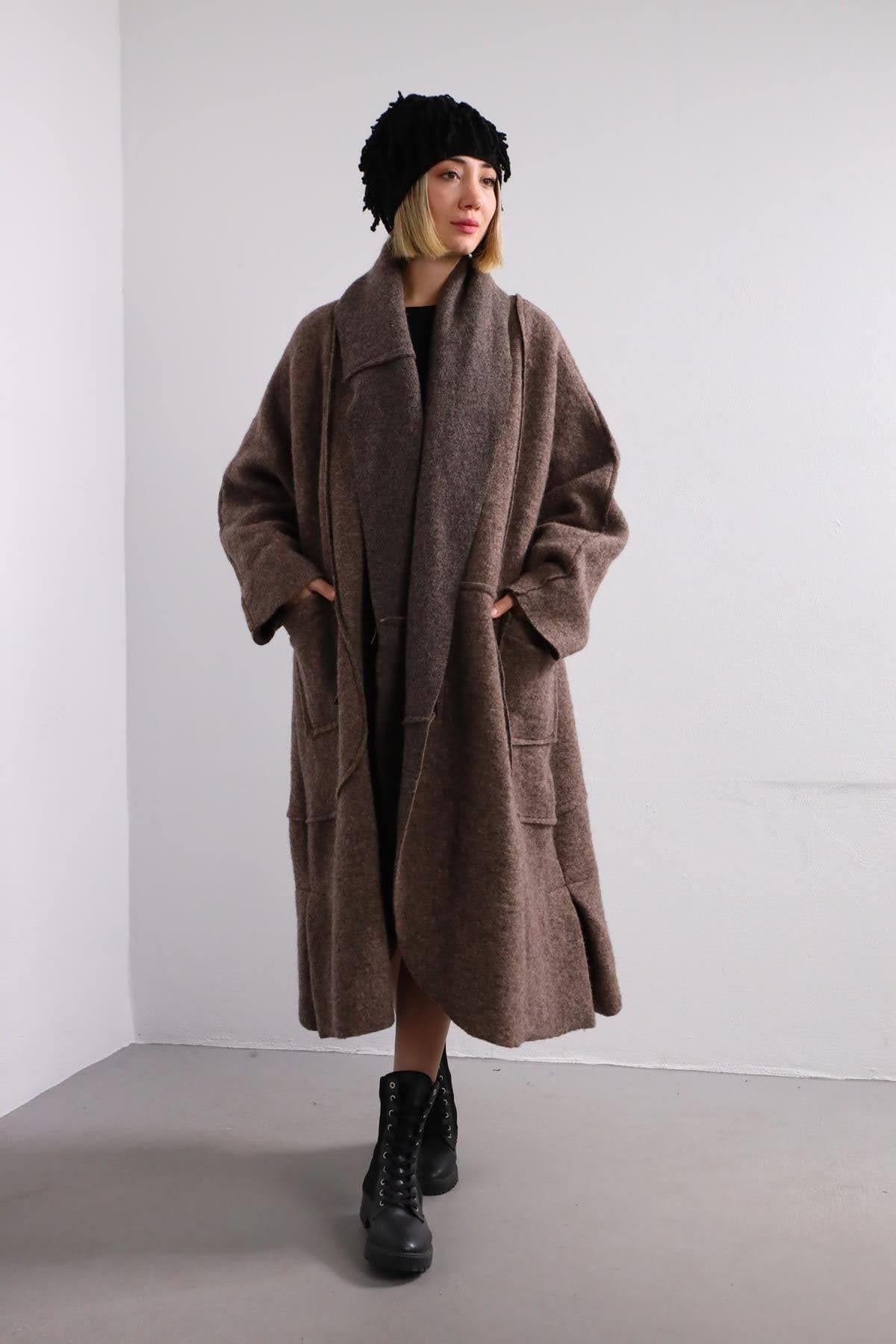  Vizon Rengi Dikiş Detaylı Şal Yaka Keçe Kaban