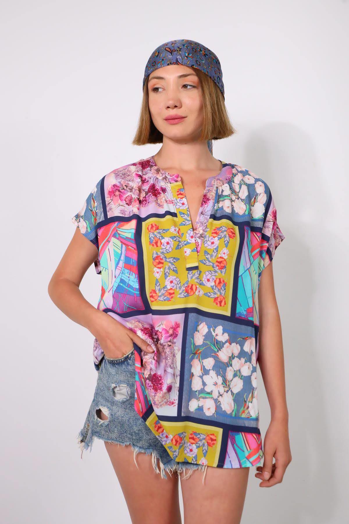  Renkli Hakim Yaka Desenli Bluz  - Şaman Butik Renkli Hakim Yaka Desenli Bluz