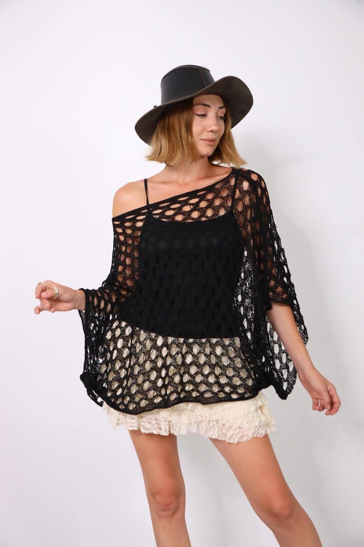 Siyah Delikli Yarasa Kol Triko Bluz - Şaman Butik Siyah Delikli Yarasa Kol Triko Bluz