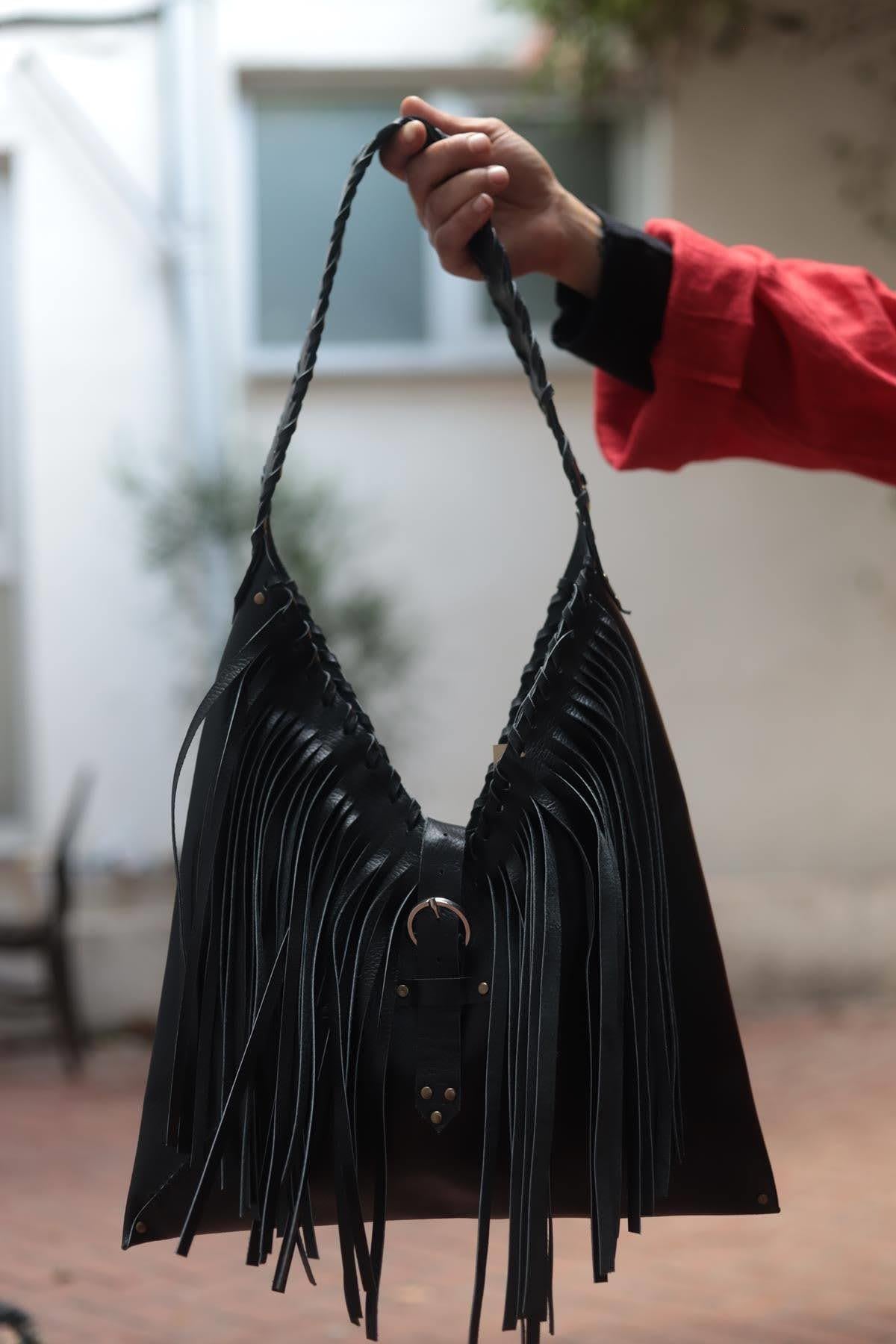 Siyah Püsküllü Origami Deri Çanta