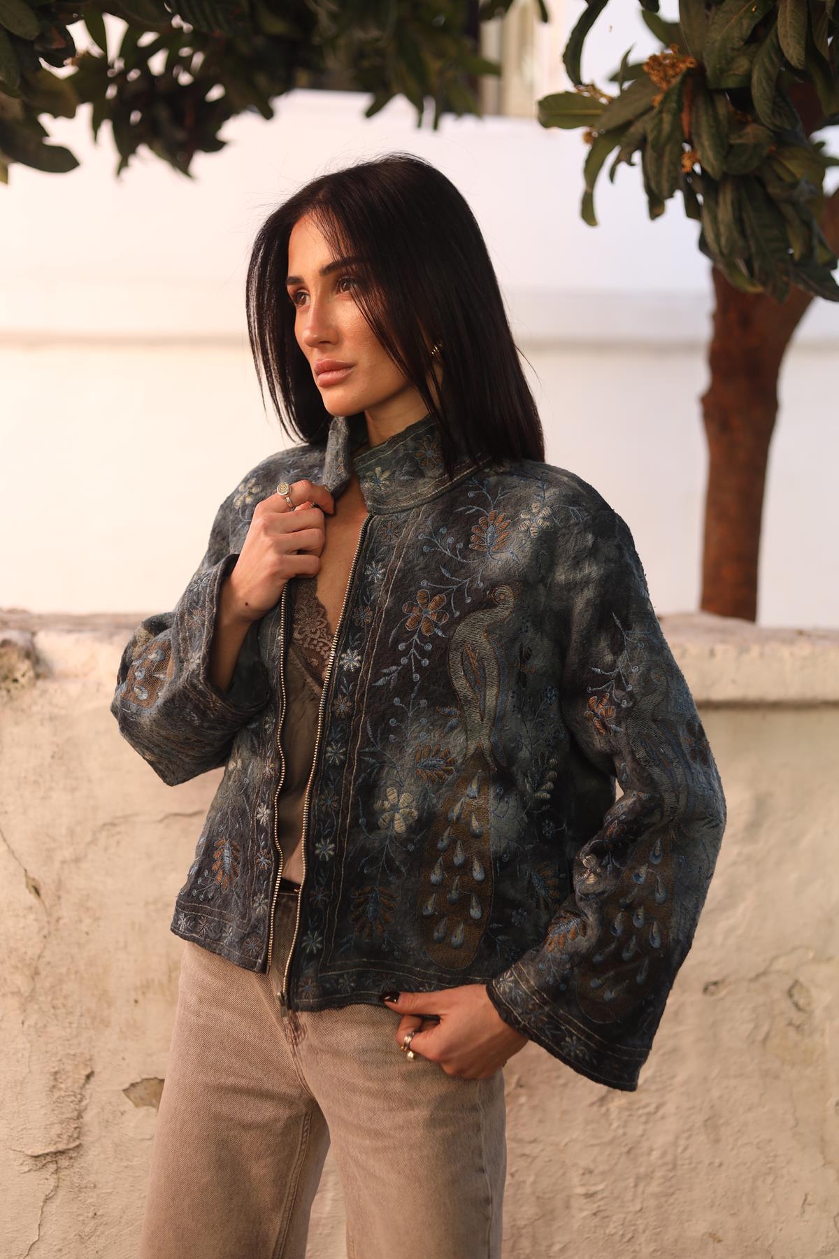 Antrasit Önü Fermuarlı İşlemeli Ceket