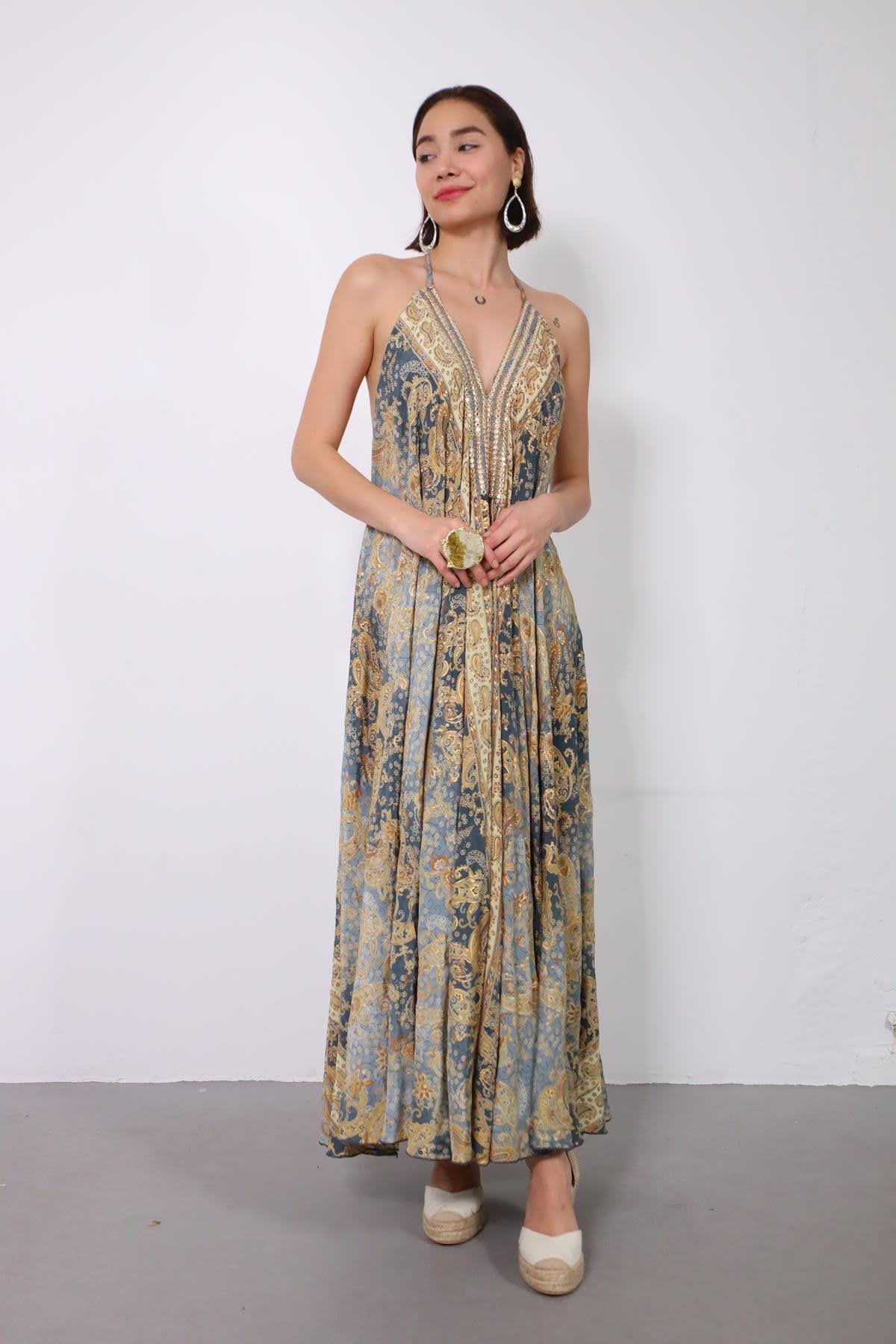 Gri Otantik İşlemeli Ayna Detaylı Askılı İpek Elbise - Şaman Butik Gri Otantik İşlemeli Ayna Detaylı Askılı İpek Elbise