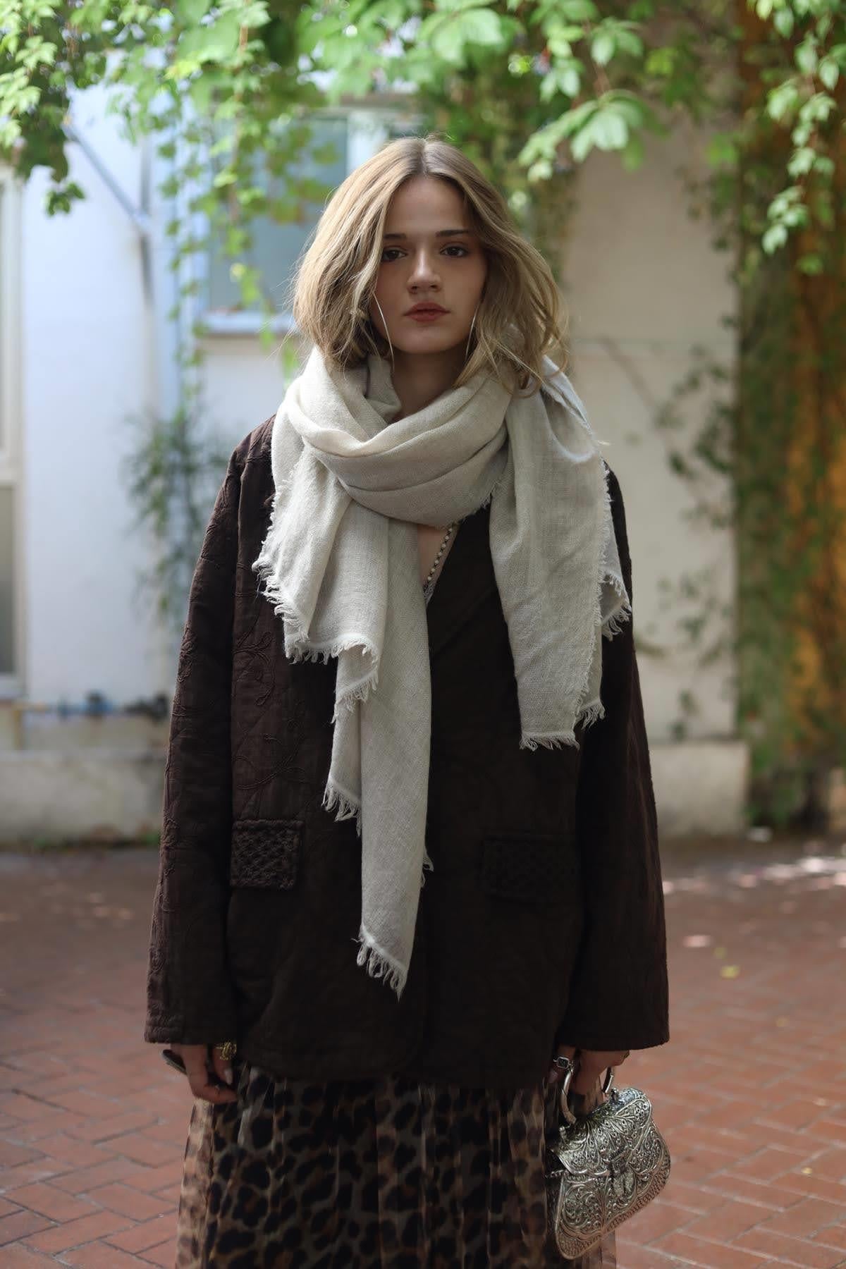 Kahverengi File Detaylı Nakışlı Ceket