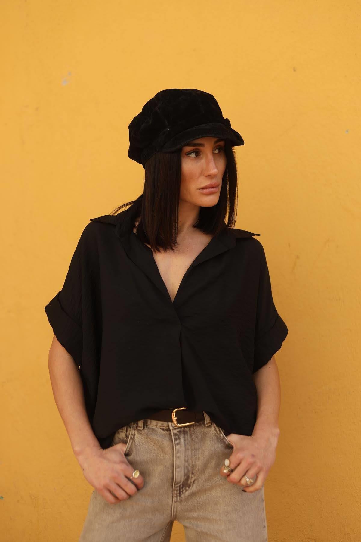 Siyah Önü Pileli Yarasa Kol Gömlek Yaka Bluz