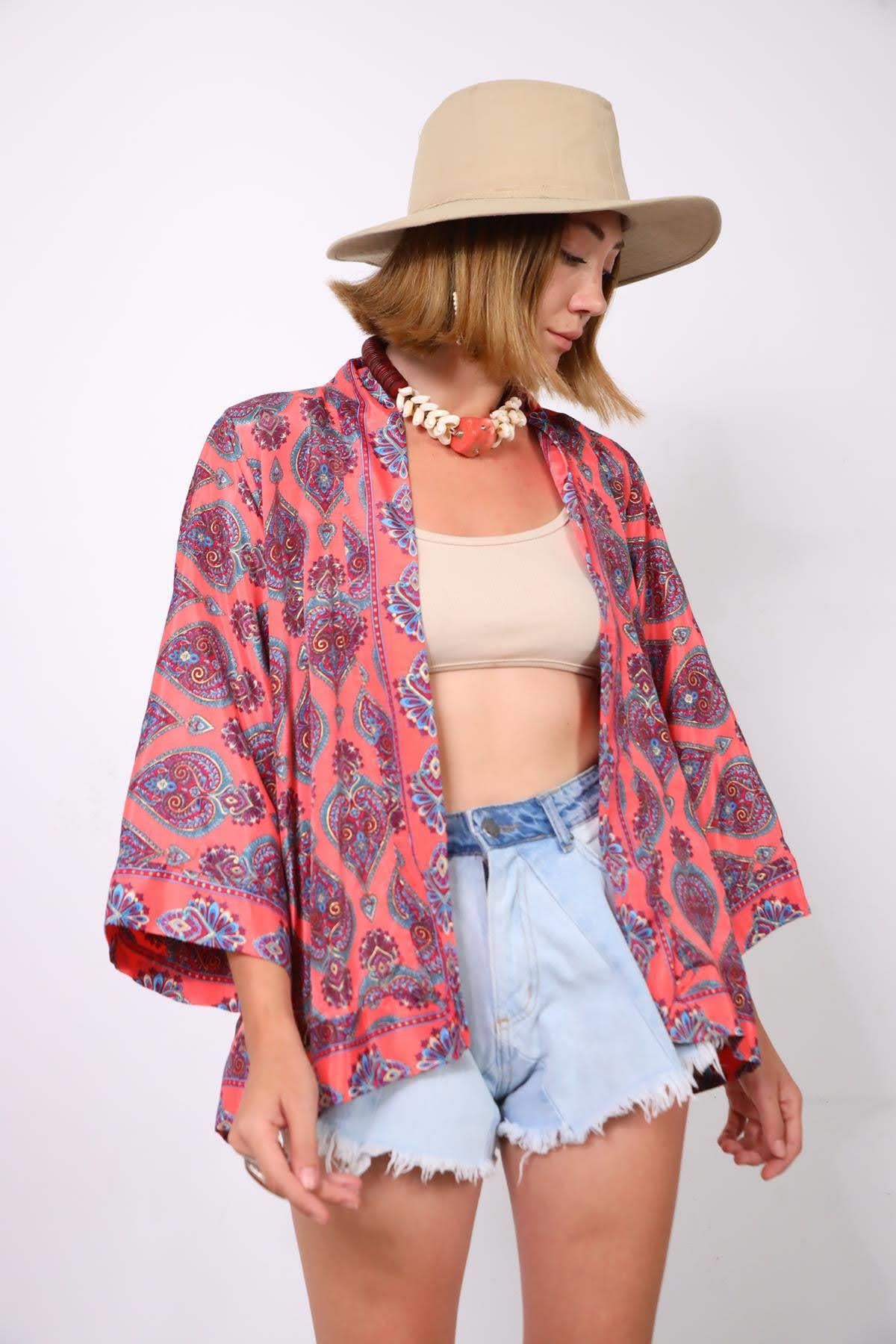  Narçiçeği Desenli Kısa İpek Kimono