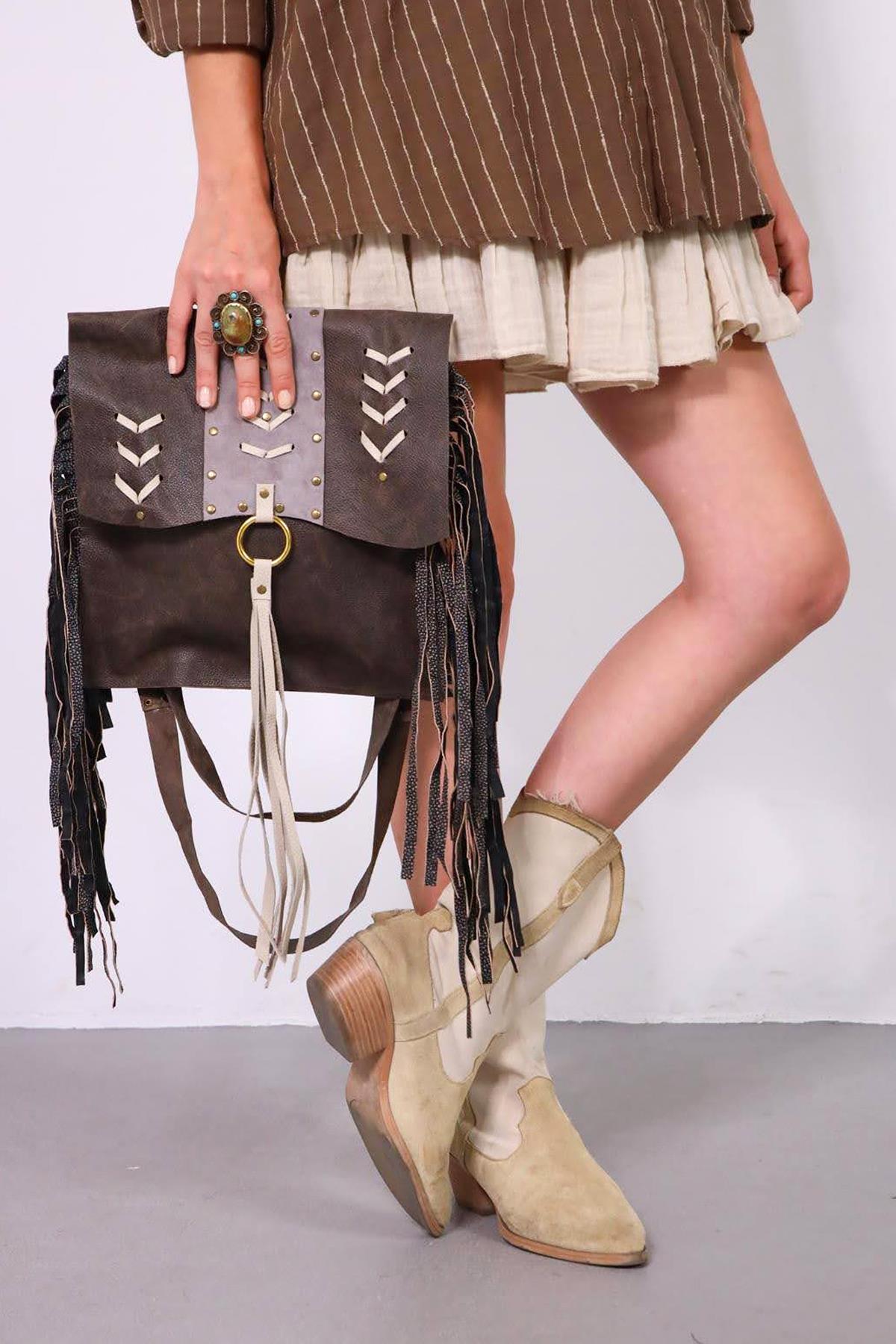 Kahverengi Püsküllü Zımbalı Deri Çanta - Şaman Butik Kahverengi Püsküllü Zımbalı Deri Çanta