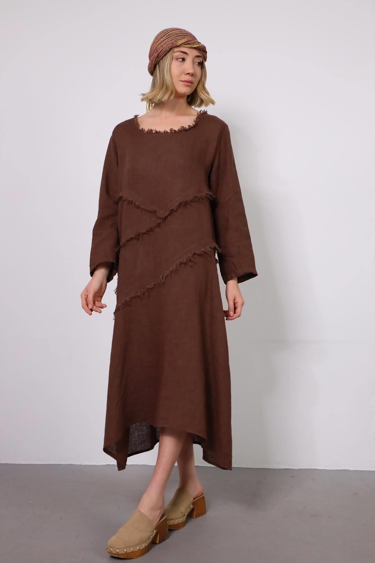 Kahverengi Yakası Püsküllü Dikiş Detaylı Keten Elbise - Şaman Butik Kahverengi Yakası Püsküllü Dikiş Detaylı Keten Elbise