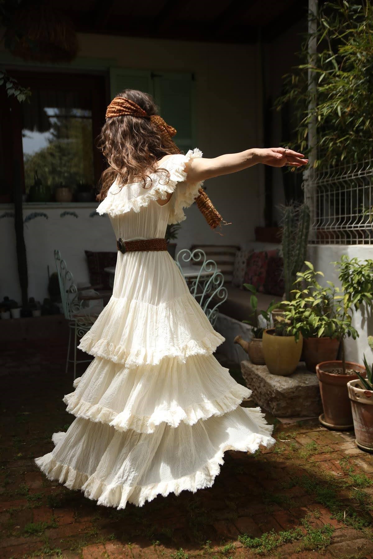 Ekru Madonna Yaka Kat Kat Elbise