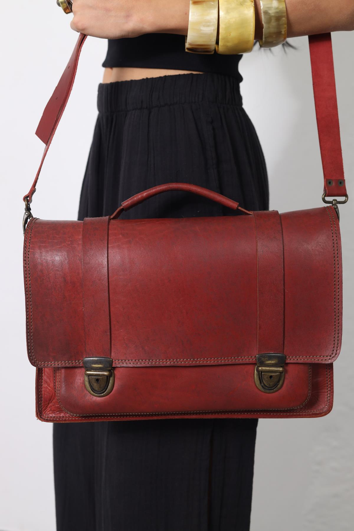 Bordo Askılı Deri Evrak Çantası