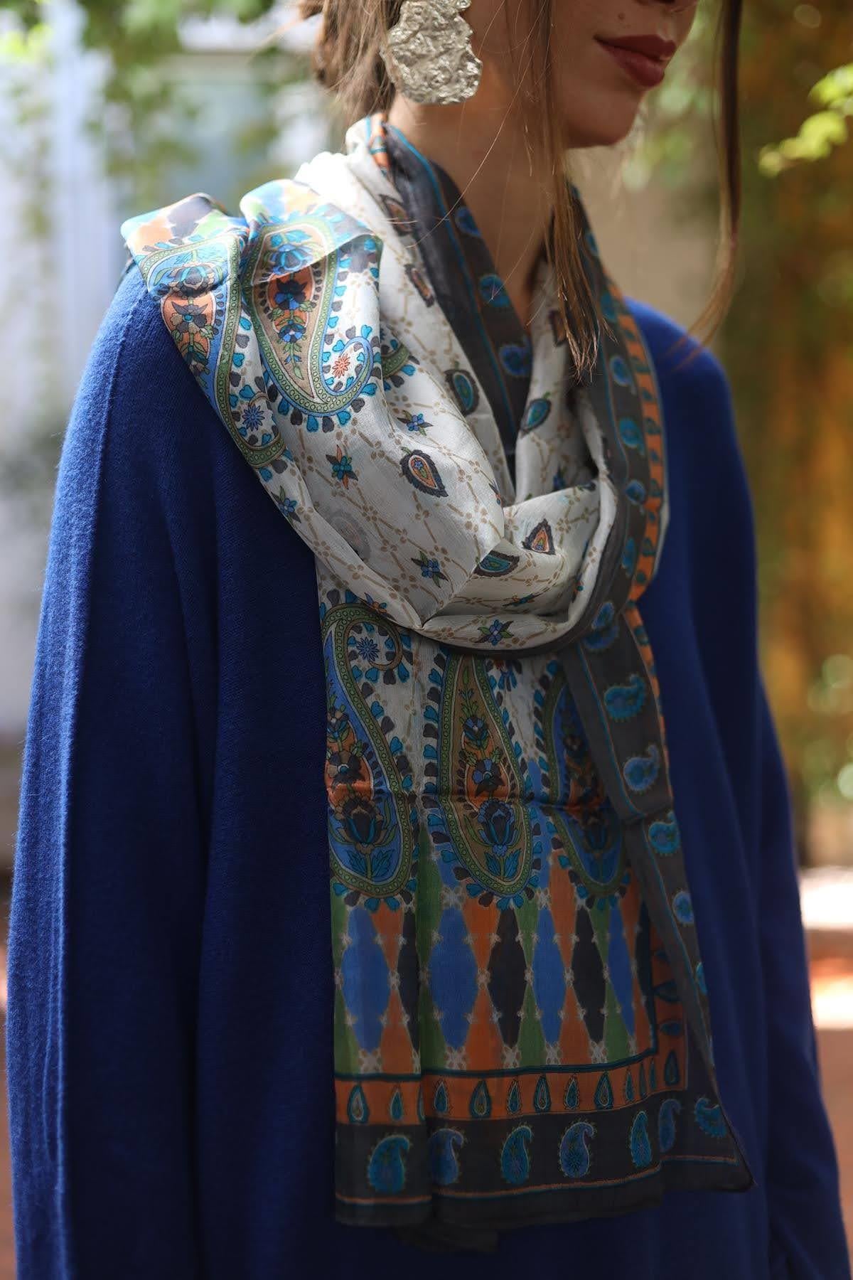 Antrasit Desenli İpek Şal