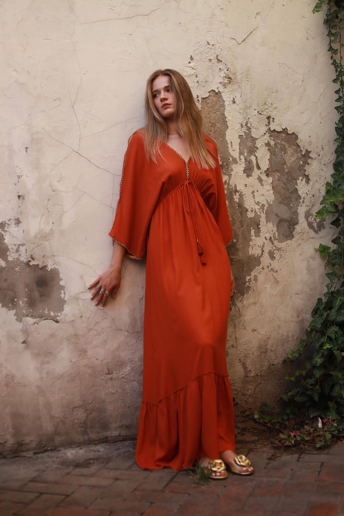 Kiremit Rengi Önü Arkası V Boncuk Detaylı Bohem Elbise