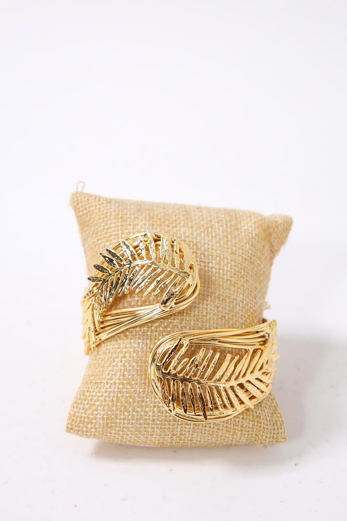 Yaprak Desenli Kelepçe Tasarım Altın Kaplama Bileklik - Şaman Butik Yaprak Desenli Kelepçe Tasarım Altın Kaplama Bileklik