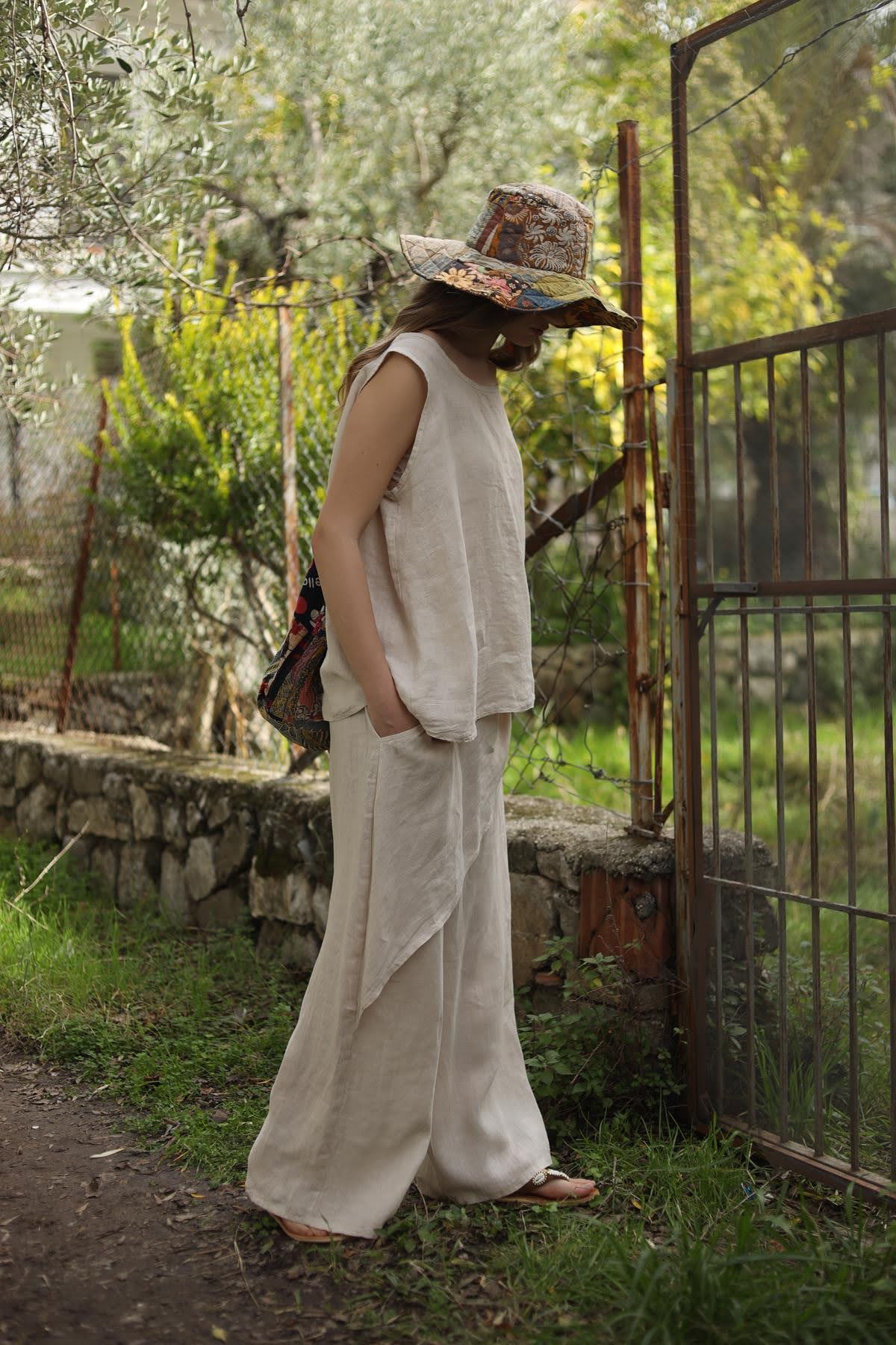 Krem Rengi Kalın Askılı Salaş Keten Bluz