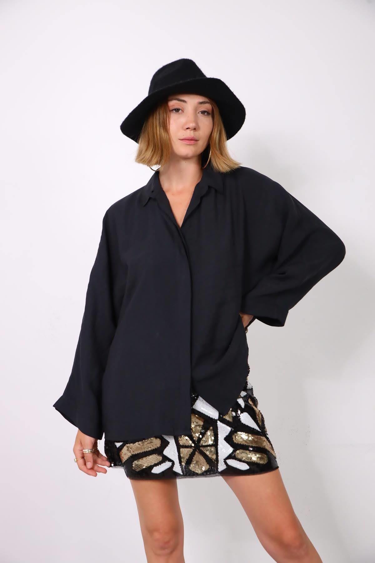 Siyah Gizli Düğmeli Cepsiz Gömlek - Şaman Butik Siyah Gizli Düğmeli Cepsiz Gömlek