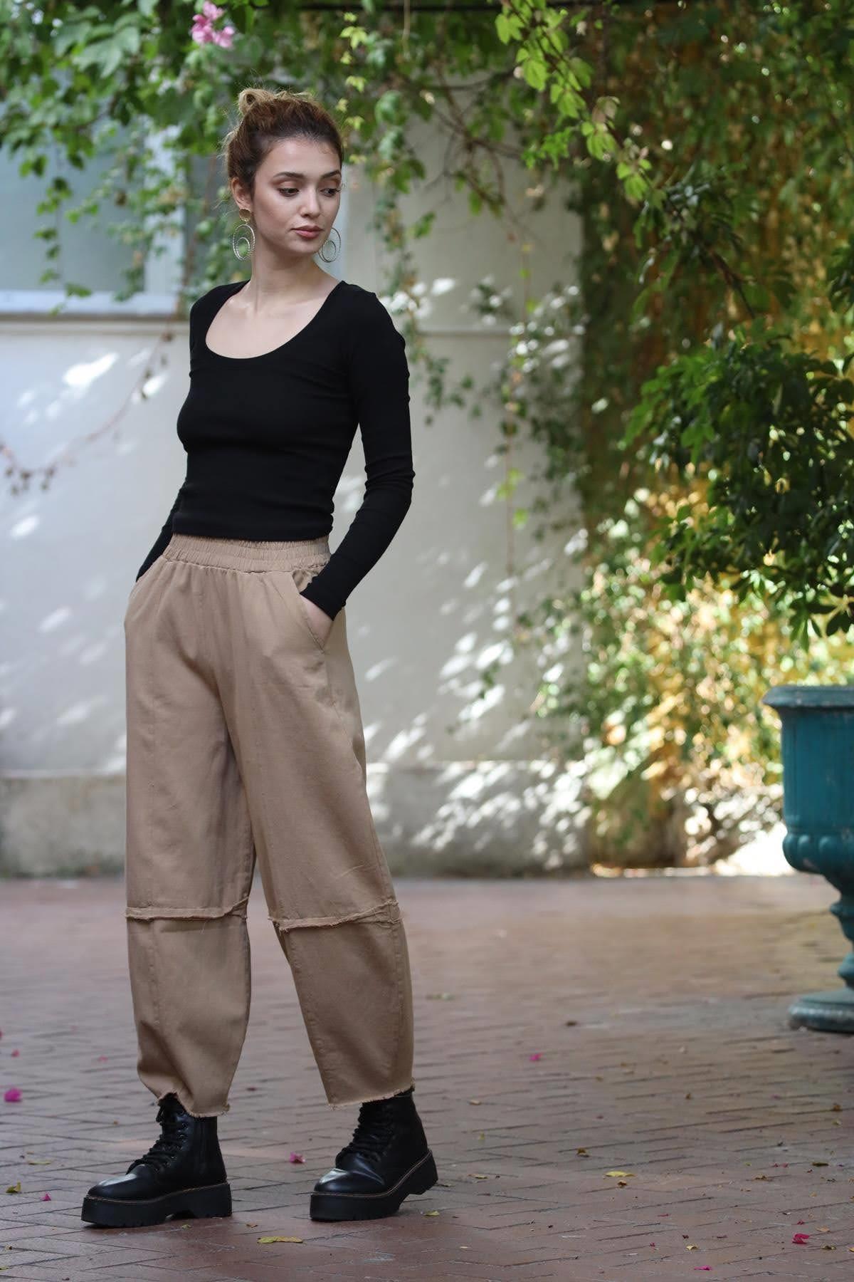 Camel Rengi Dikiş Detaylı Gabardin Pantolon