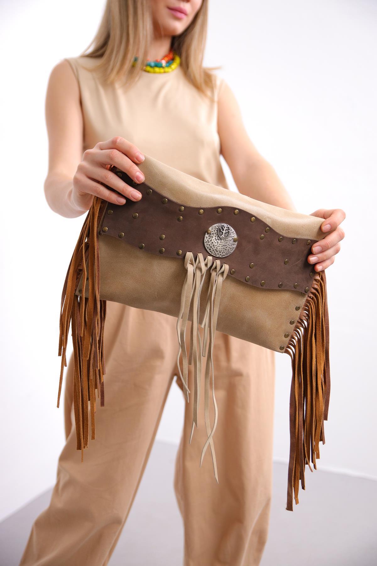  Krem Püsküllü Zımbalı Boho Çanta