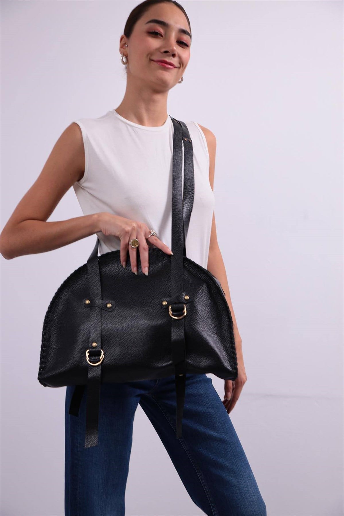  Siyah Dikişli Deri Çanta