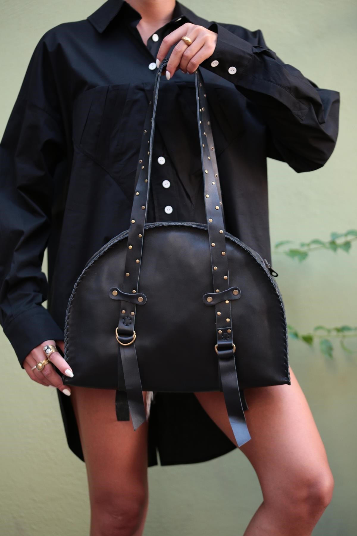  Siyah Dikişli Deri Çanta