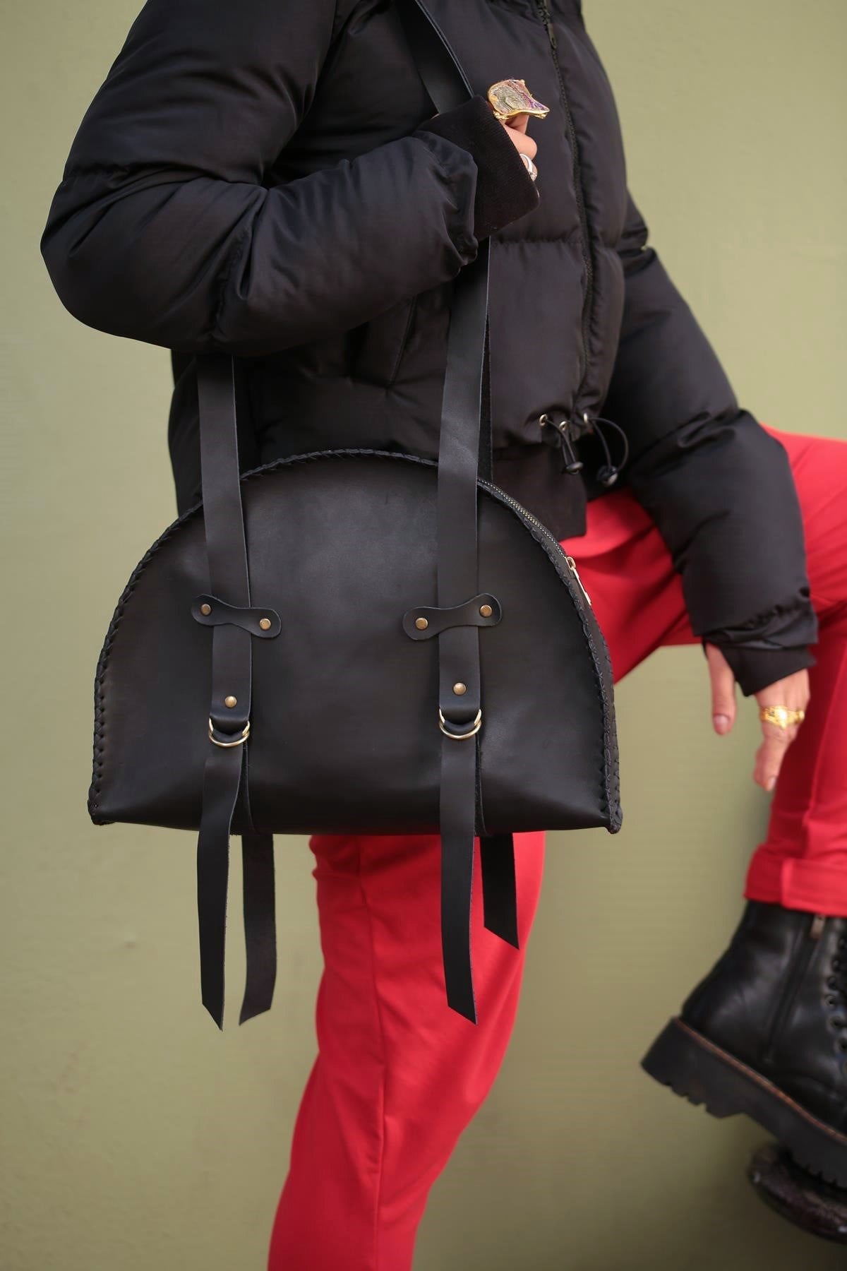  Siyah Dikişli Deri Çanta