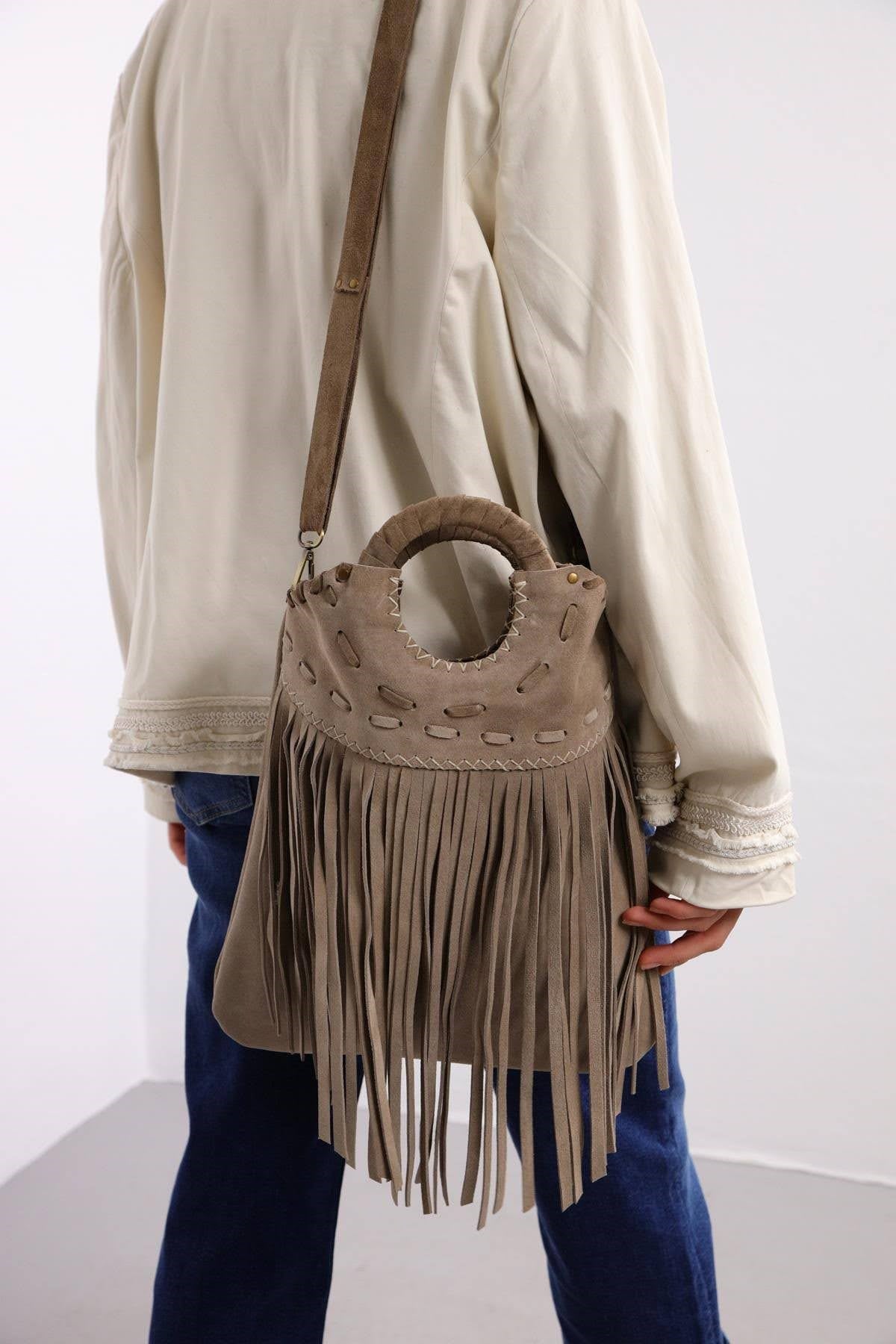  Vizon Püsküllü Deri Çanta