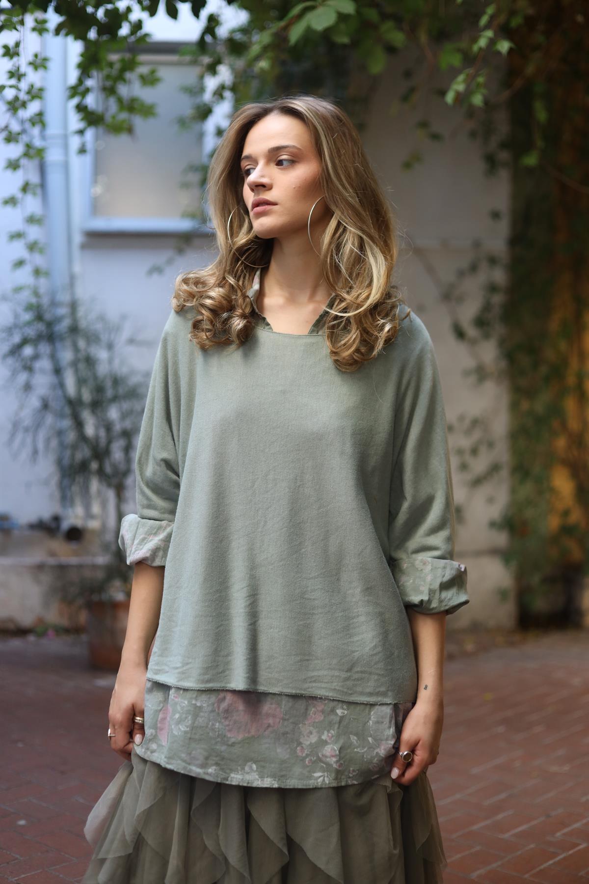 Haki Çiçek Desenli Gömlek Detaylı Bluz