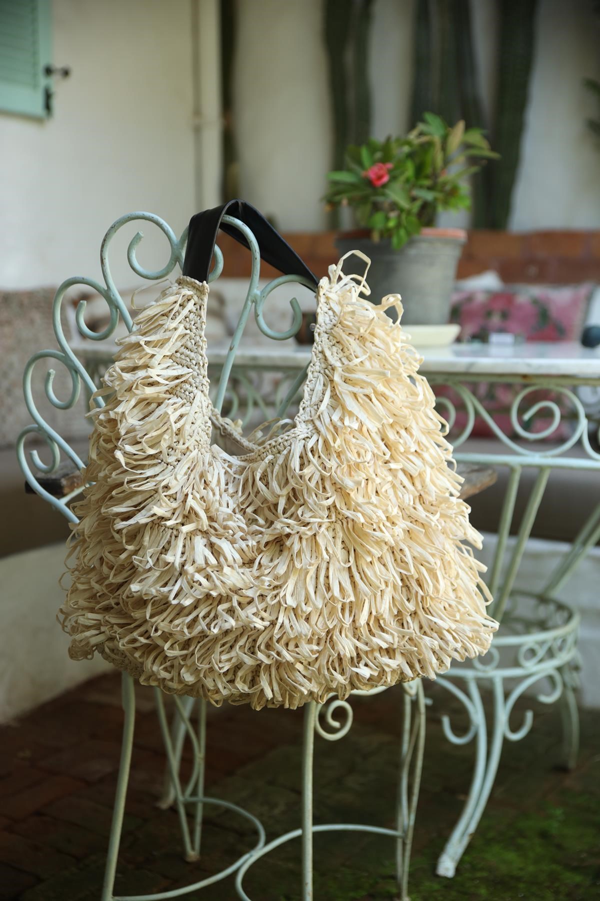 Krem Rengi Püsküllü Tasarım Çanta