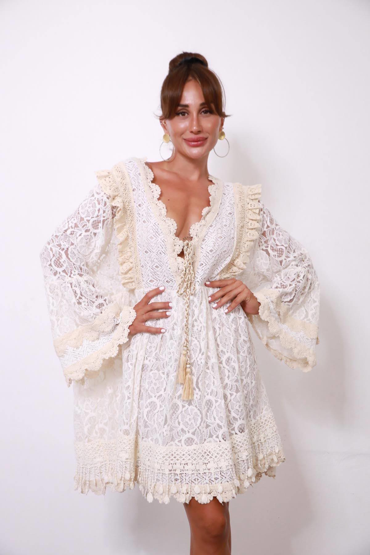 Ekru Volanlı Püskül Detaylı Kısa Dantel Elbise - Şaman Butik Ekru Volanlı Püskül Detaylı Kısa Dantel Elbise