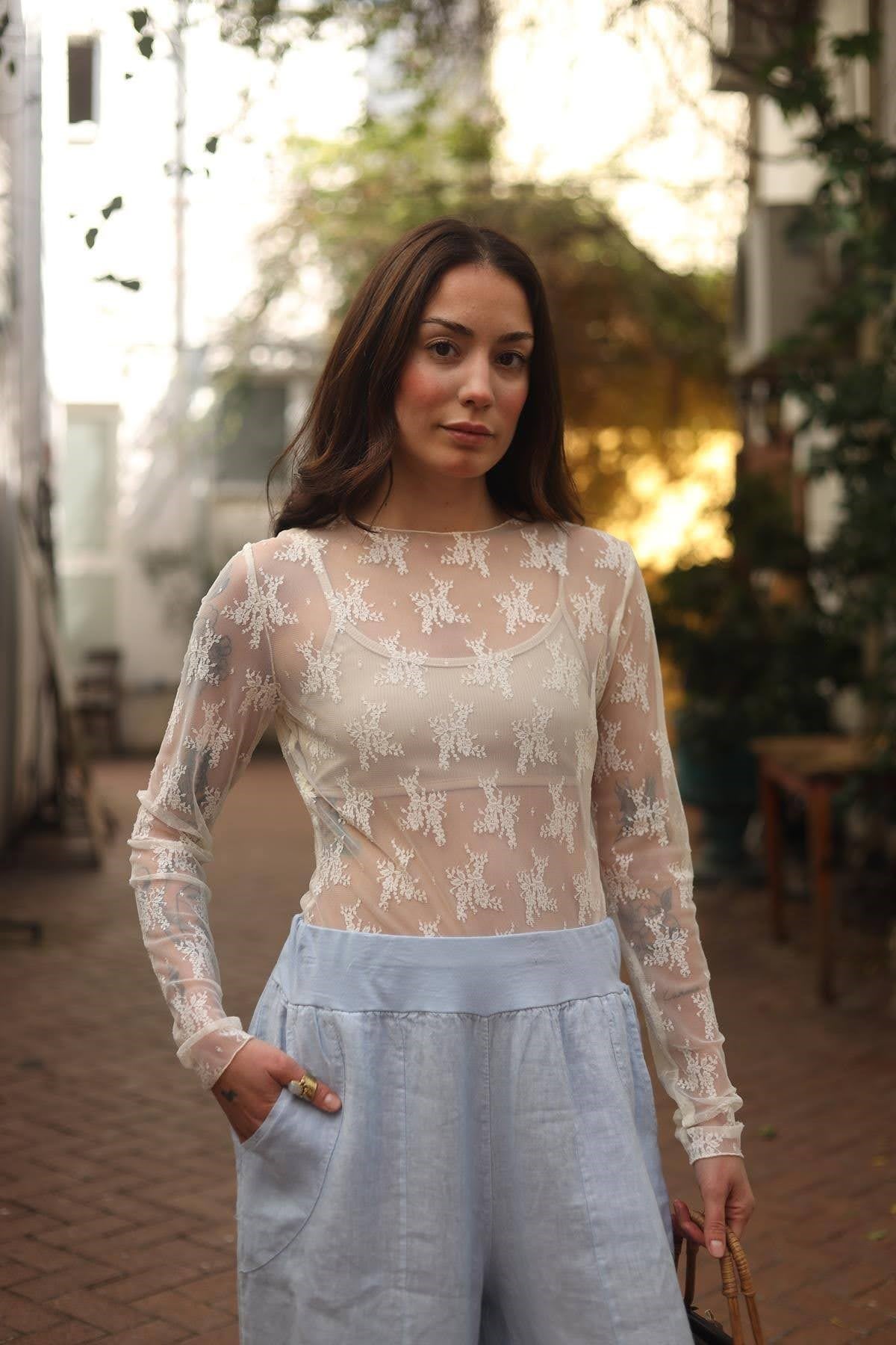 Ekru Güpürlü Tül Bluz