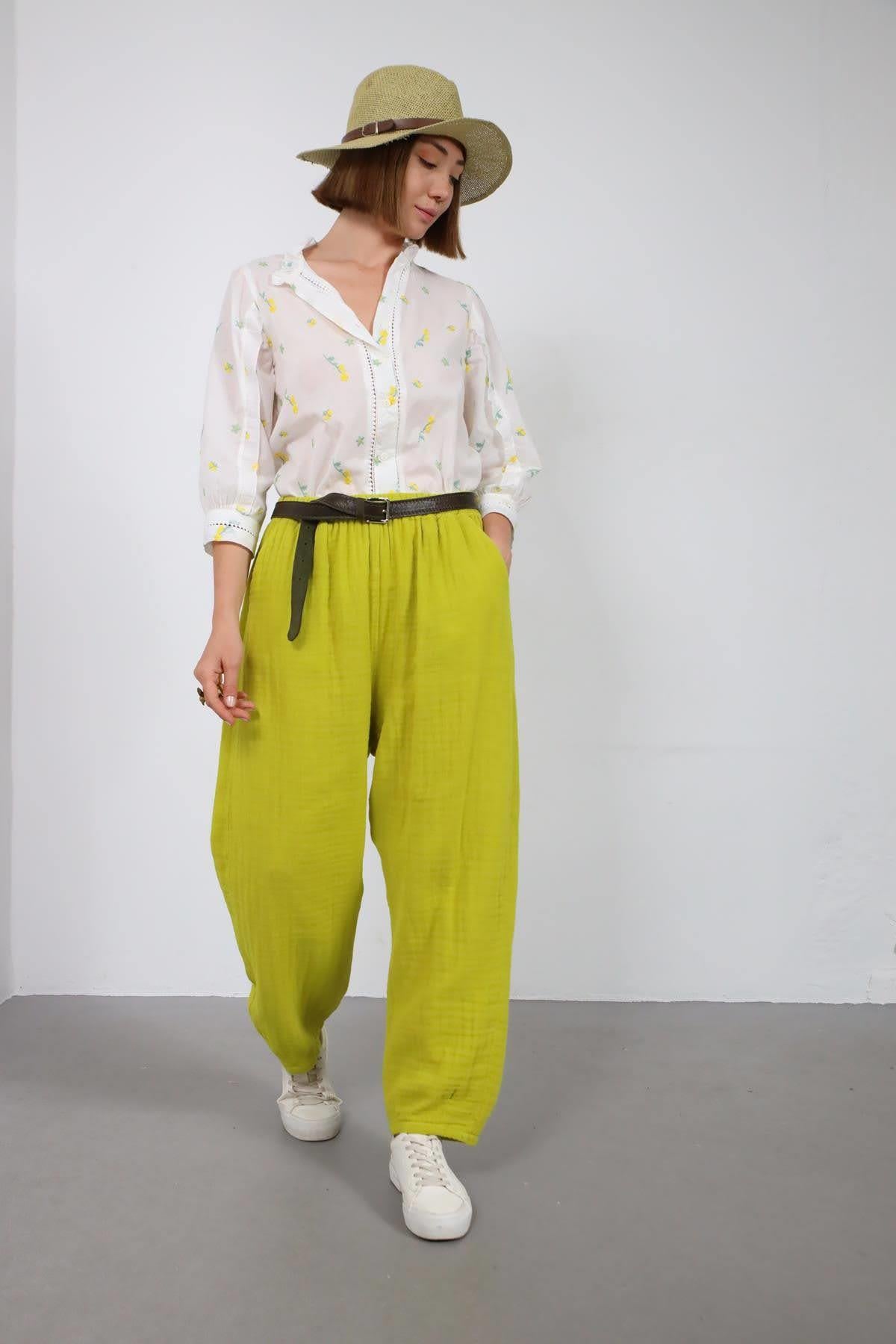 Fıstık Yeşili Paçası Pileli Müslin Pantolon - Şaman Butik Fıstık Yeşili Paçası Pileli Müslin Pantolon