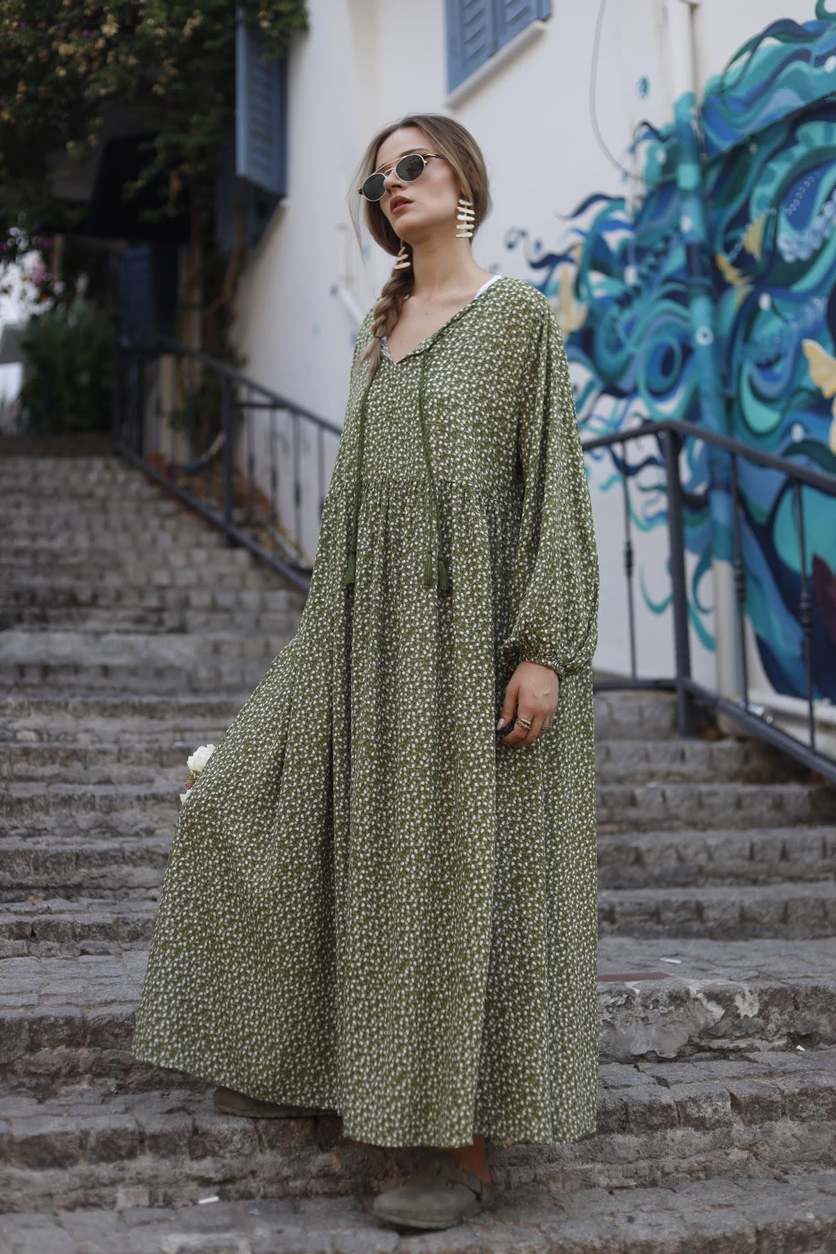 Haki Yakası Püsküllü Çiçekli Elbise
