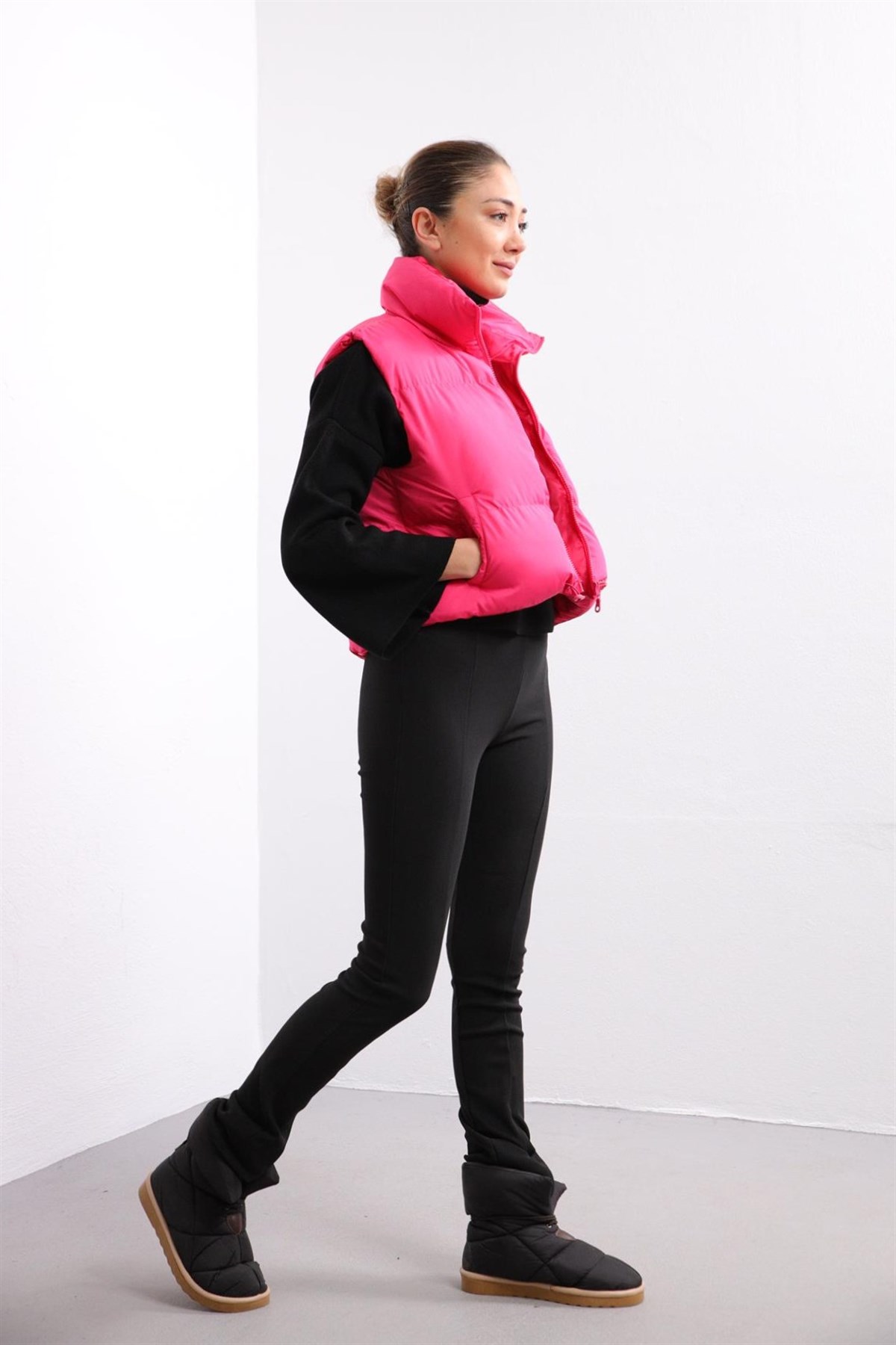 Black Cropped Puffer Vest - Saman Butik