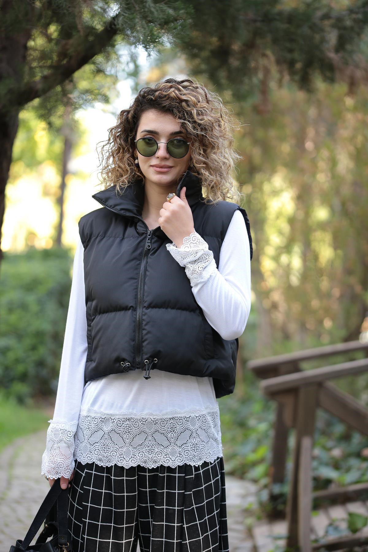 Black Cropped Puffer Vest - Saman Butik