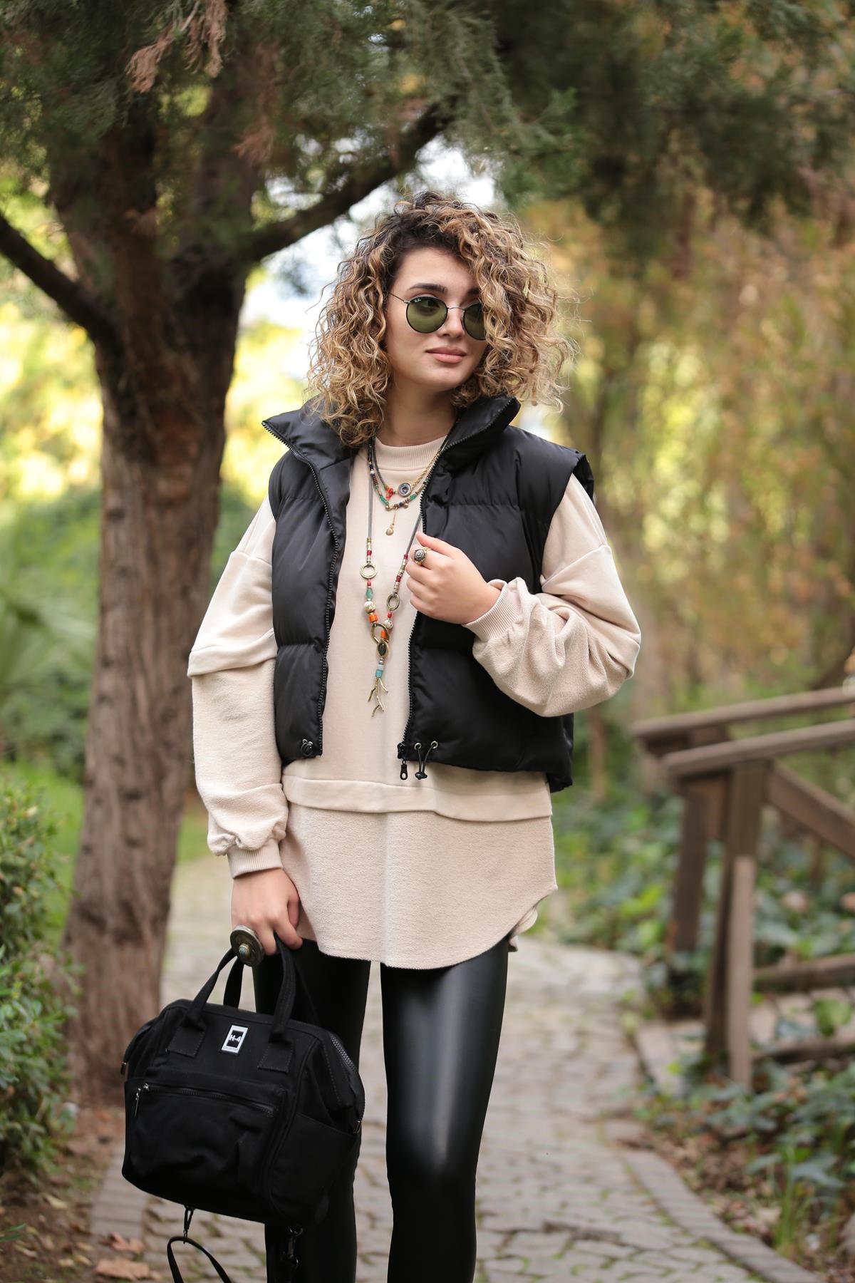 Black Cropped Puffer Vest - Saman Butik