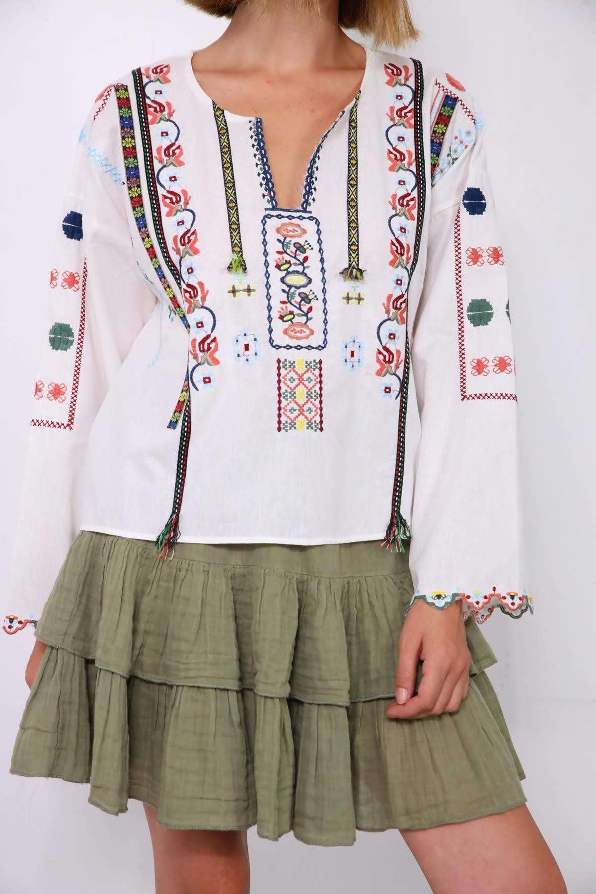 White Collar Cut Embroidered Bohemian Blouse White Collar Cut Embroidered Bohemian Blouse