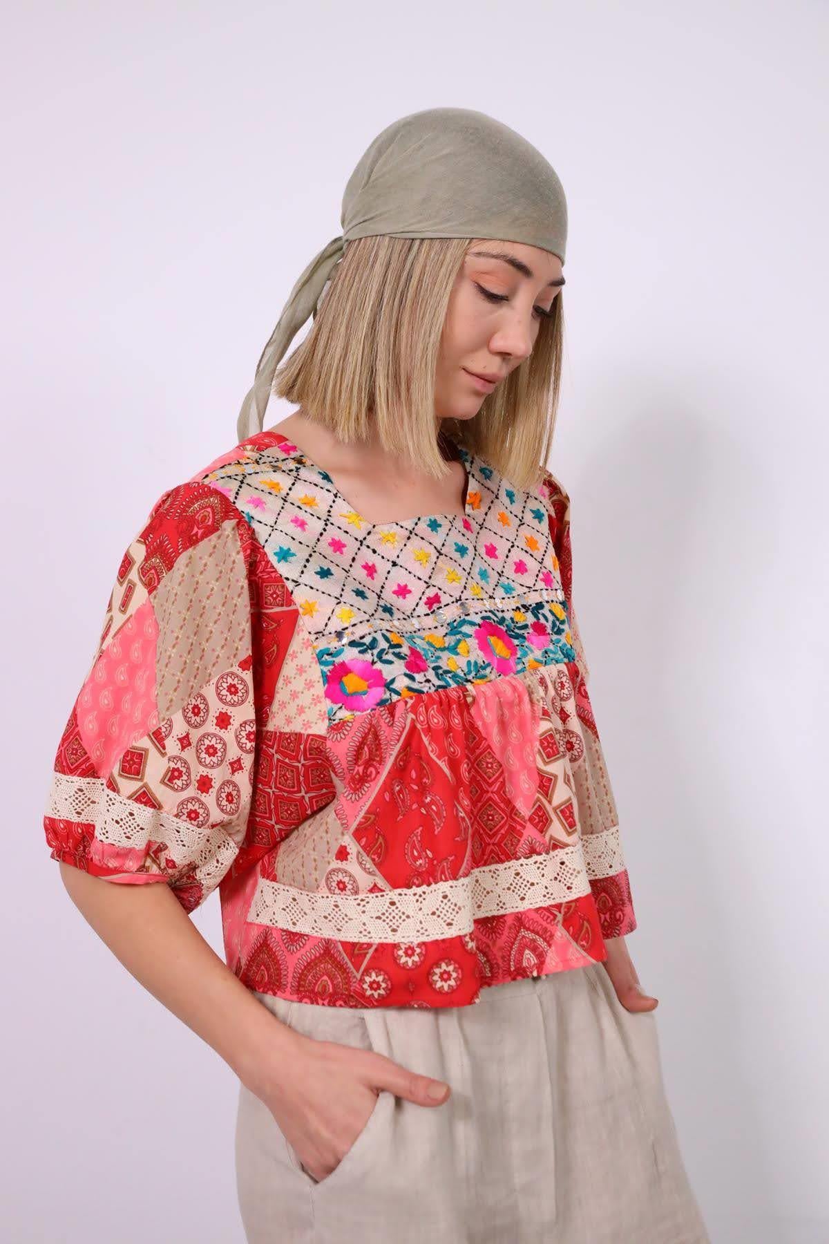 Mercan Rengi Kare Yaka Güpürlü Otantik Bluz - Şaman Butik Mercan Rengi Kare Yaka Güpürlü Otantik Bluz