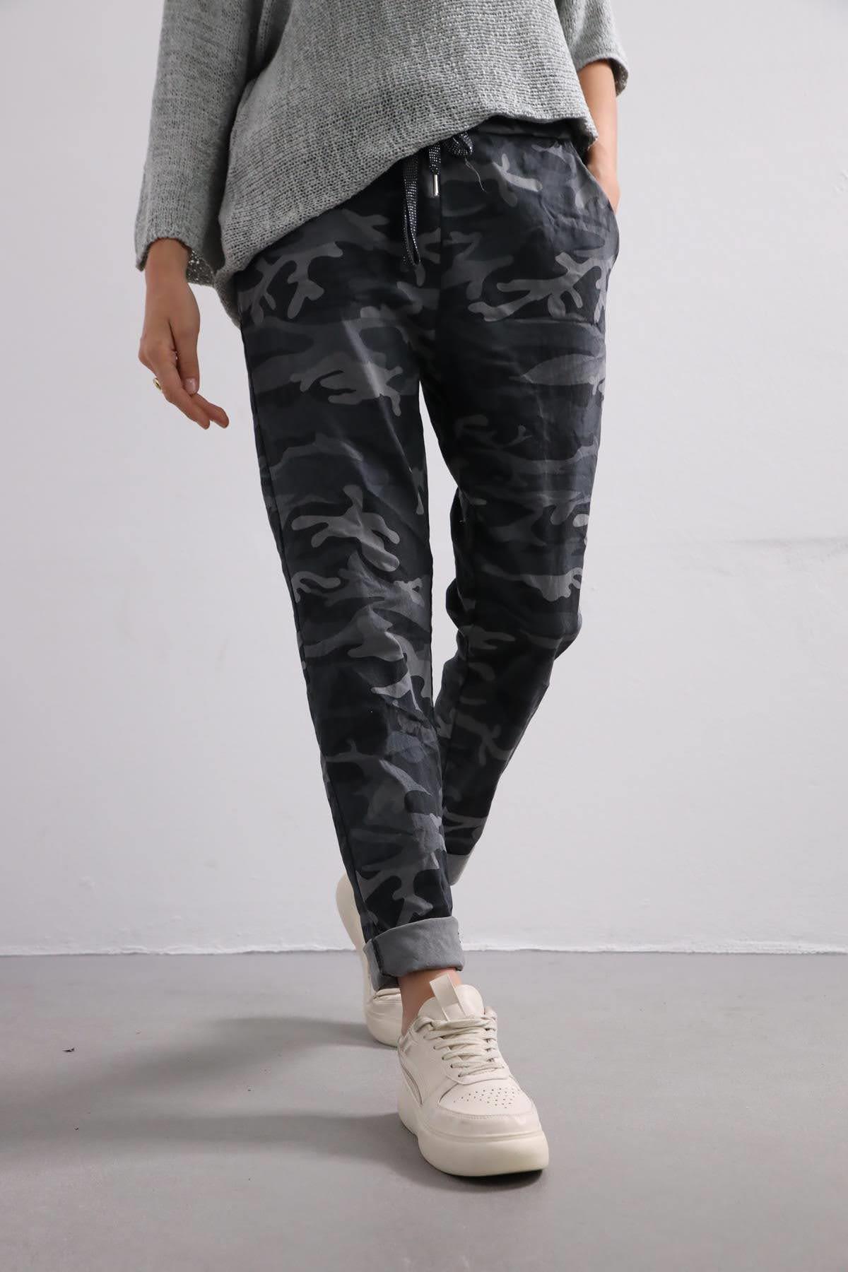 Antrasit Kamuflaj Desenli Beli Bağcıklı Pantolon - Şaman Butik Antrasit Kamuflaj Desenli Beli Bağcıklı Pantolon