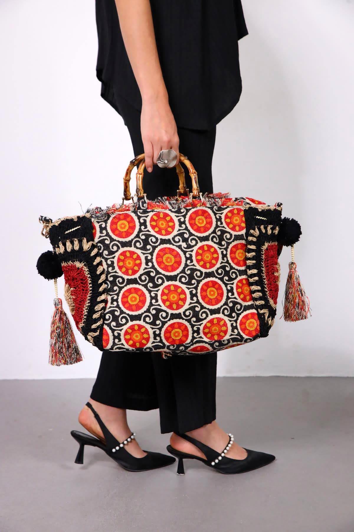  Siyah İşlemeli Bohem Çanta