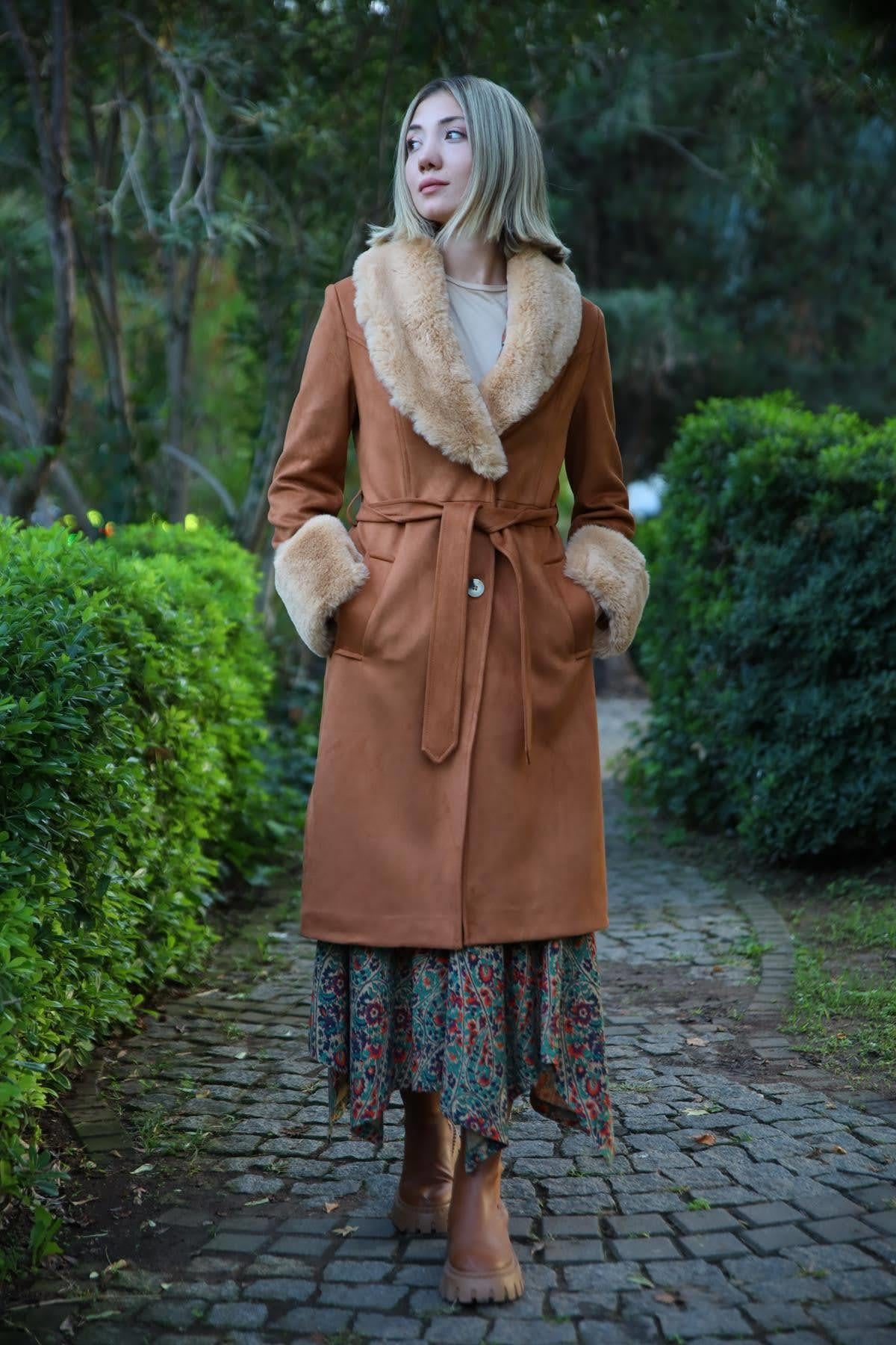 Taba Rengi Kürklü Süet Kaban - Şaman Butik Taba Rengi Kürklü Süet Kaban