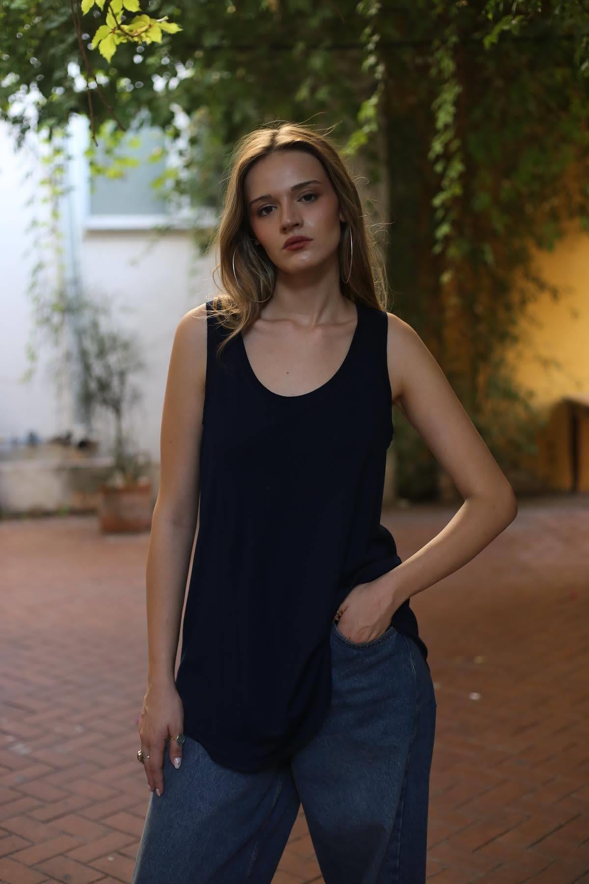 Lacivert Basic Atlet