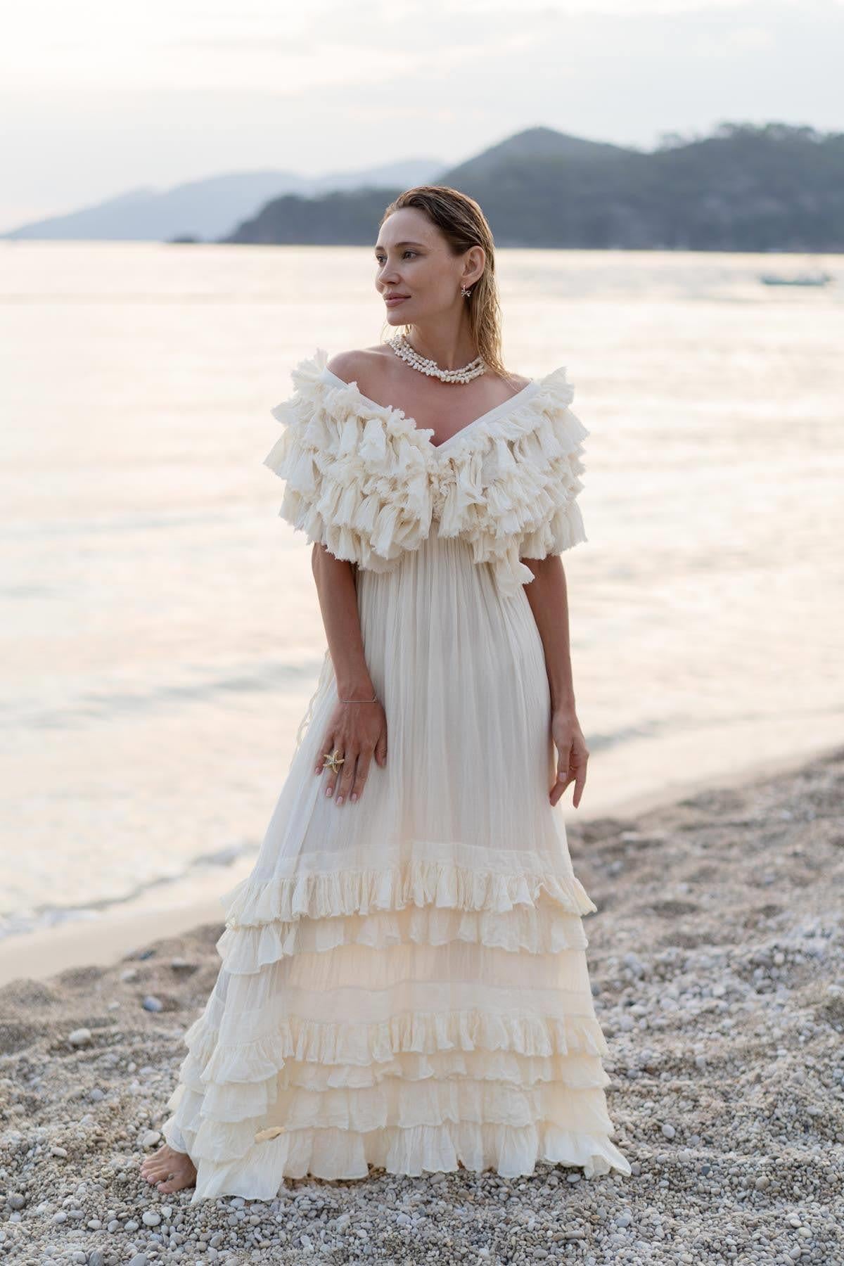 Ekru Önü Arkası V Yakası Fırfırlı Volanlı Bohem Elbise