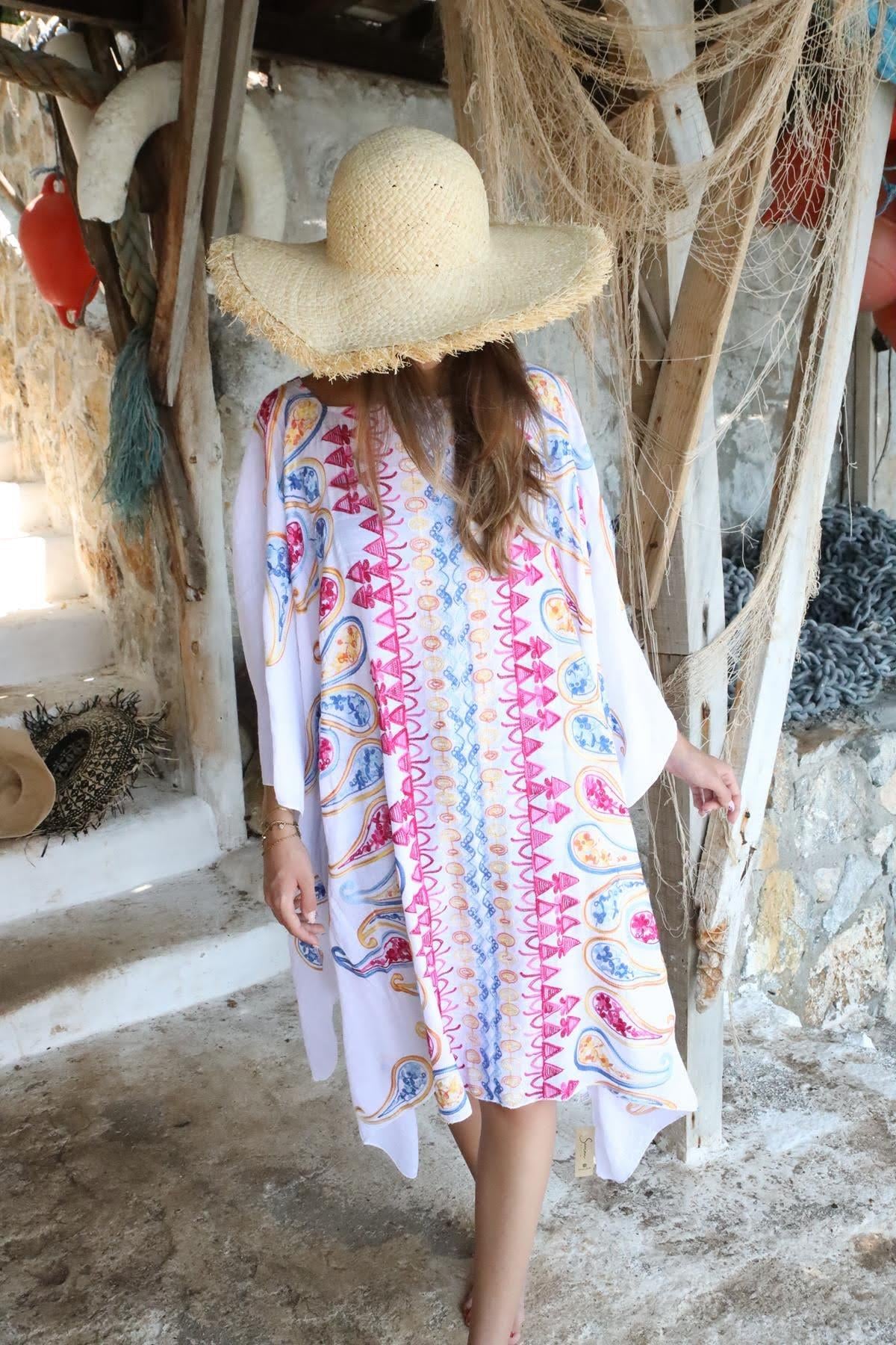 Beyaz Nakışlı Yarasa Kol Pareo - Şaman Butik Beyaz Nakışlı Yarasa Kol Pareo