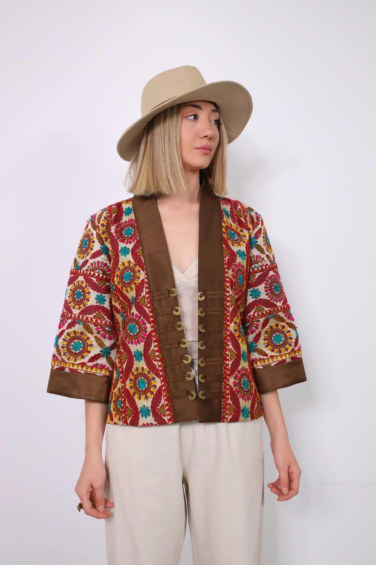  Kahverengi Otantik İşlemeli İpek Ceket