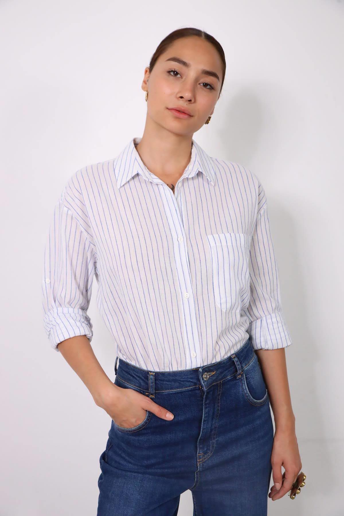  Mavi Çizgili Yakalı Gömlek